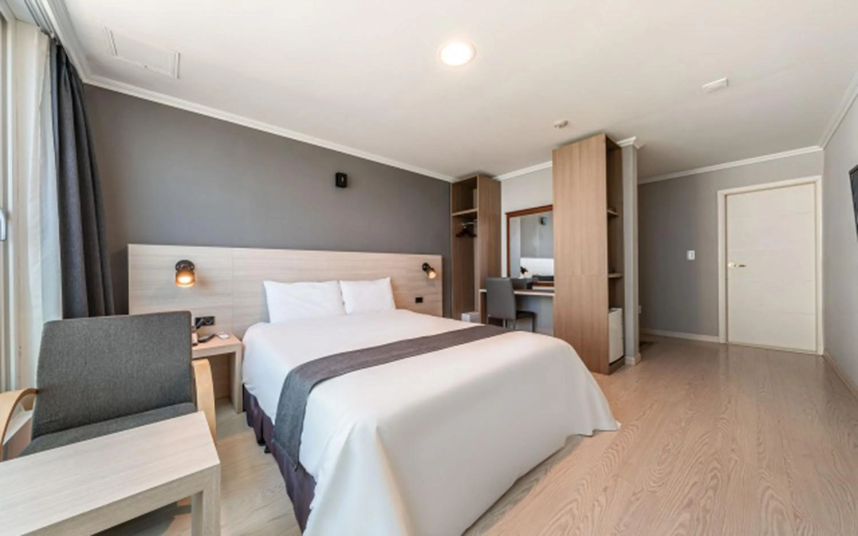 Bed in Gyeongpo Soo Hotel