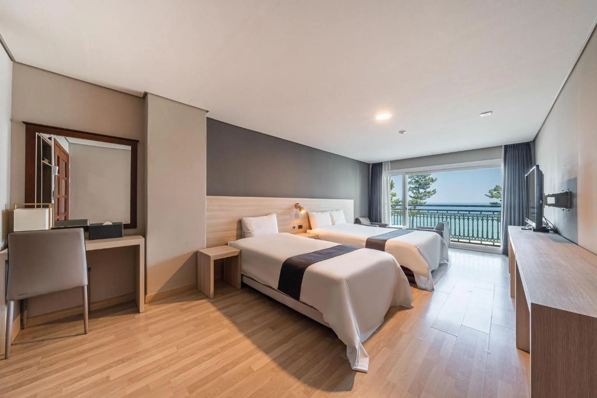 Bed in Gyeongpo Soo Hotel