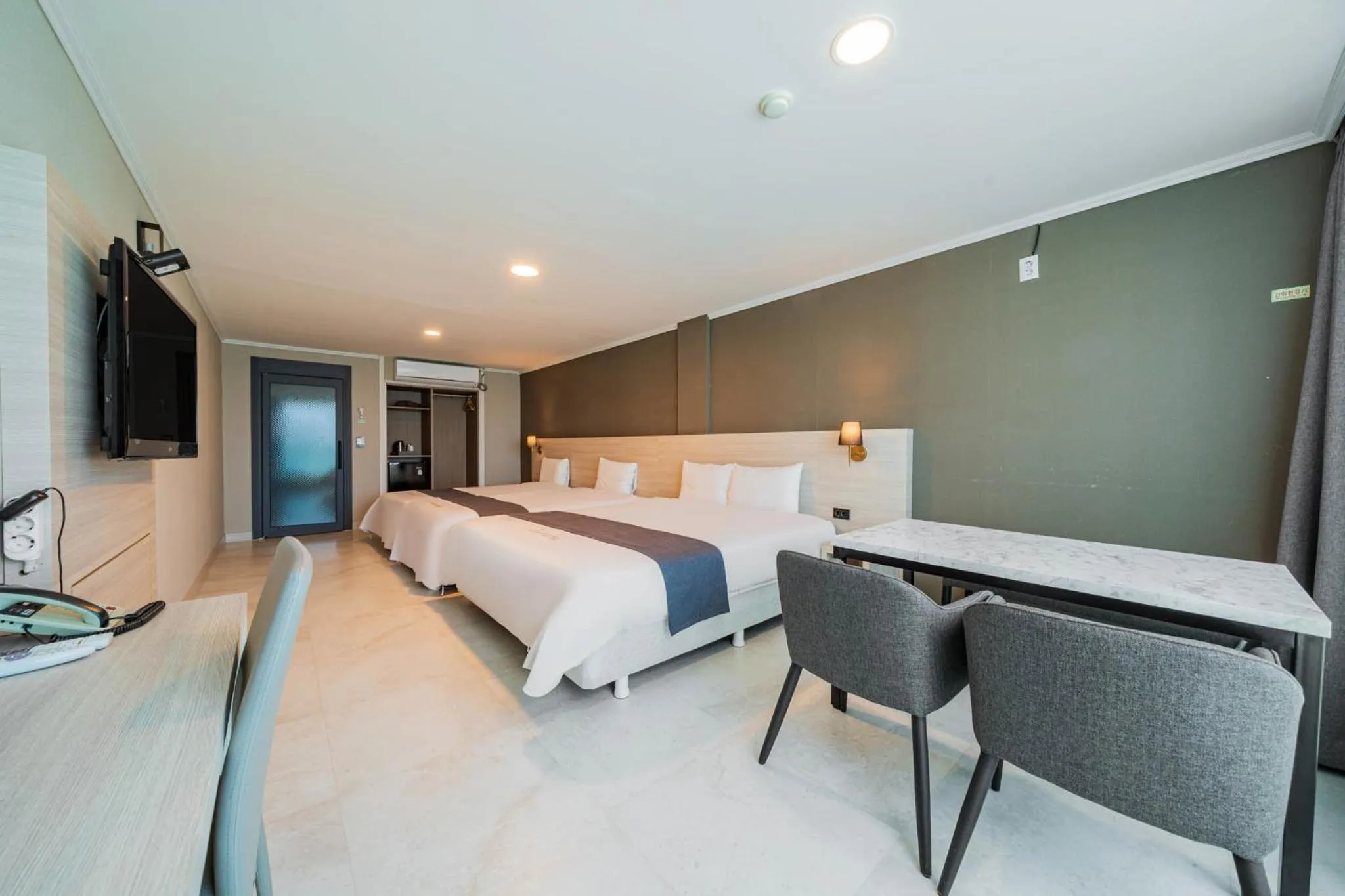 Bed in Gyeongpo Soo Hotel