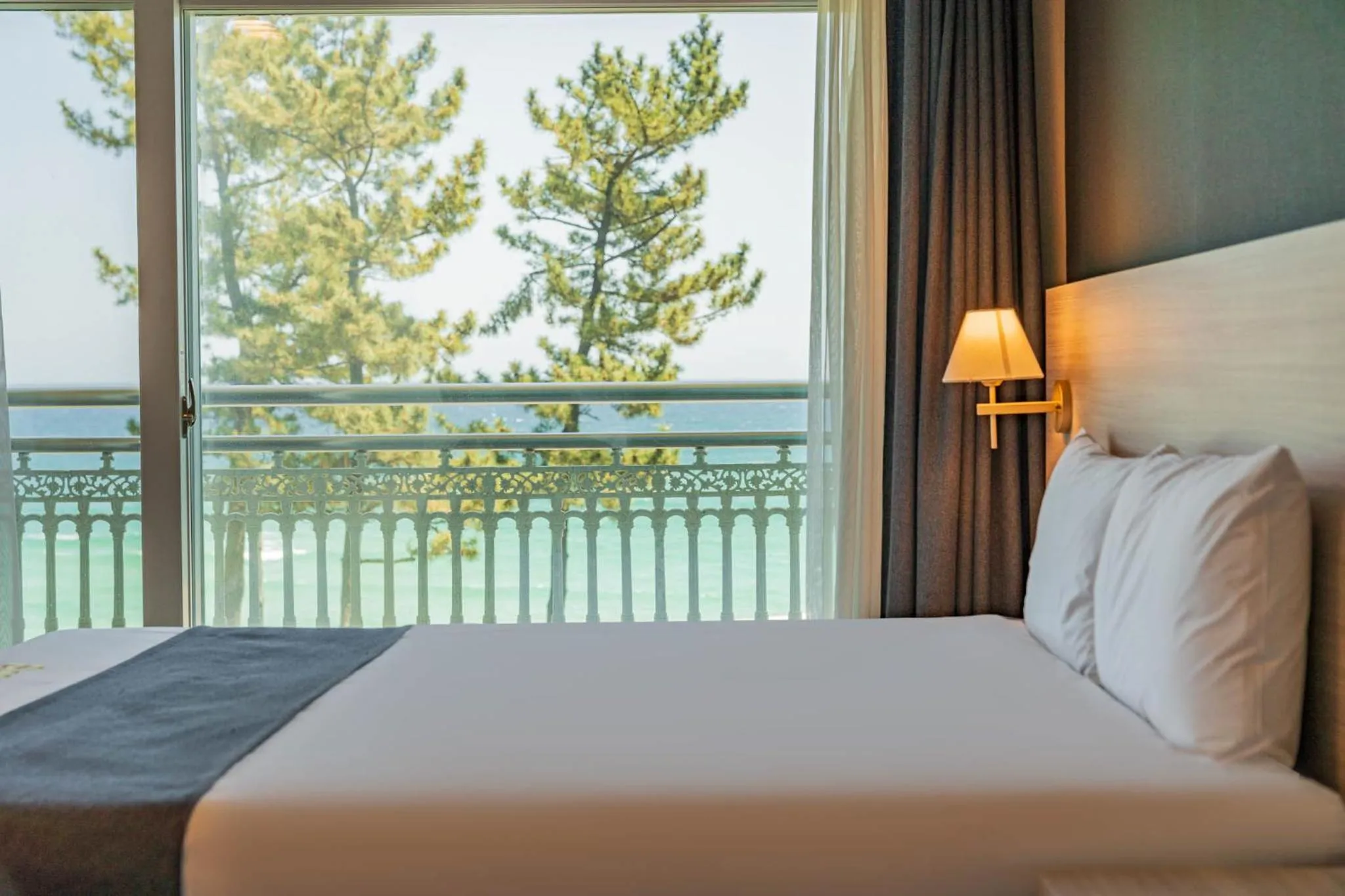 Bed in Gyeongpo Soo Hotel