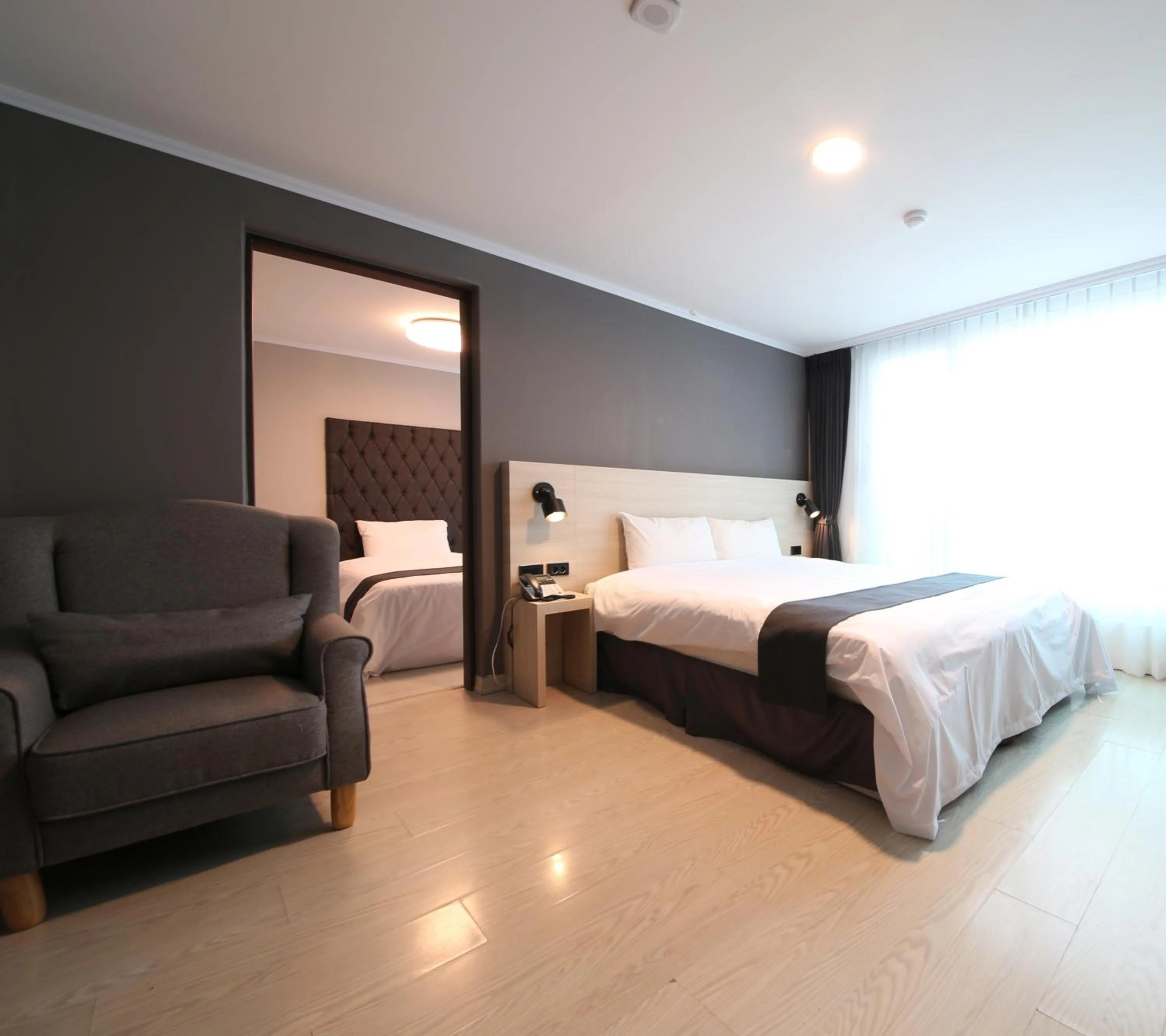 Bedroom, Bed in Gyeongpo Soo Hotel