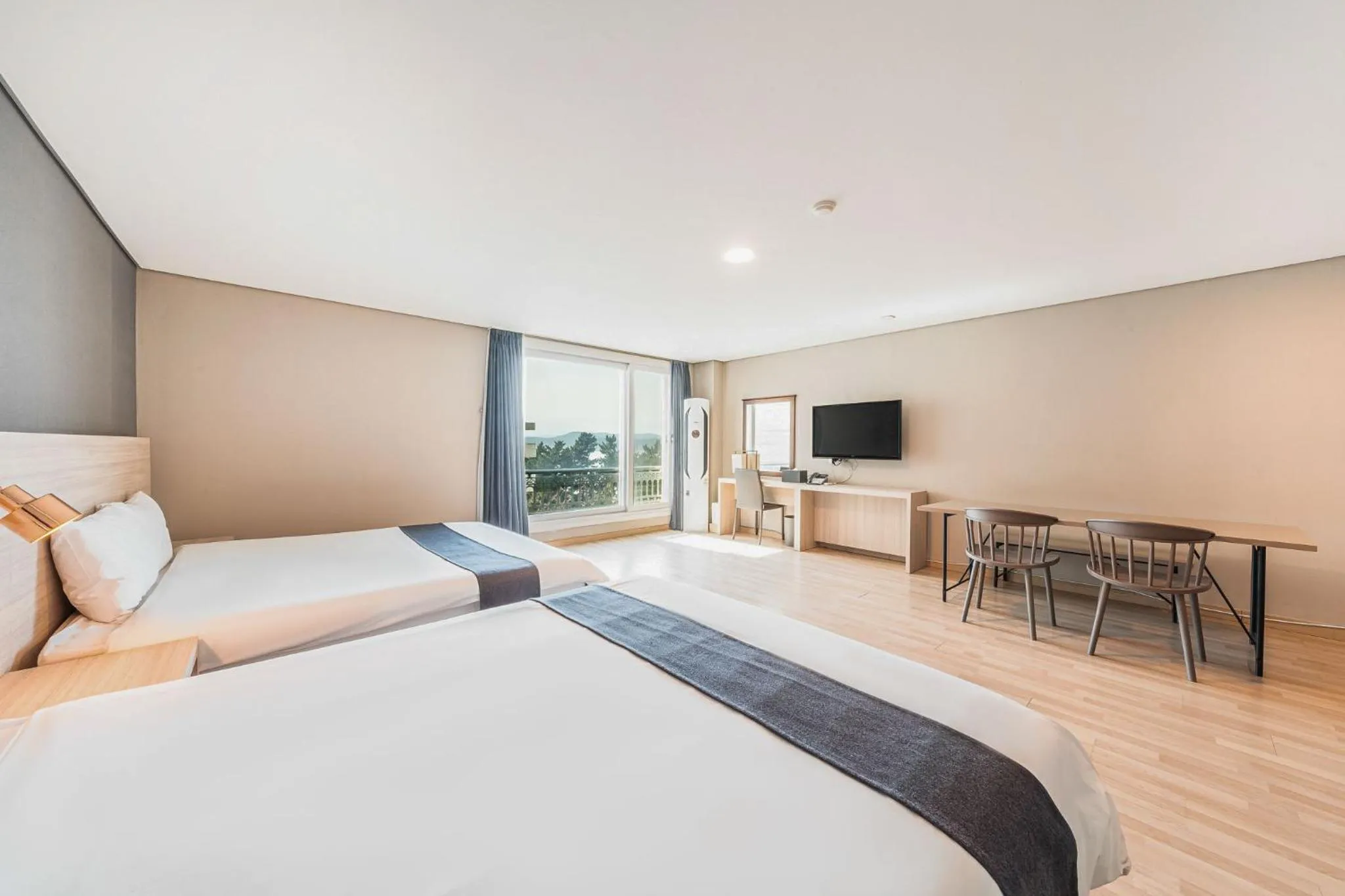 Bed in Gyeongpo Soo Hotel