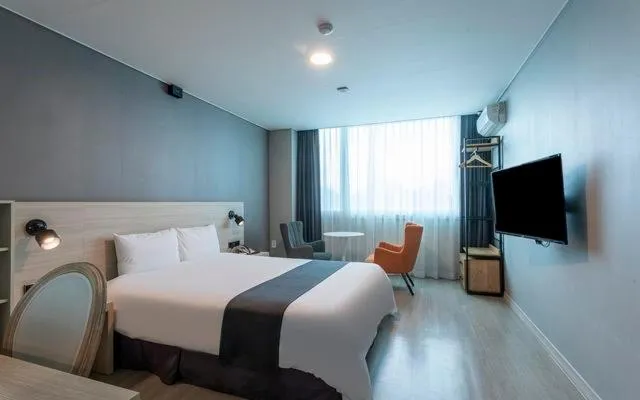 Bed in Gyeongpo Soo Hotel
