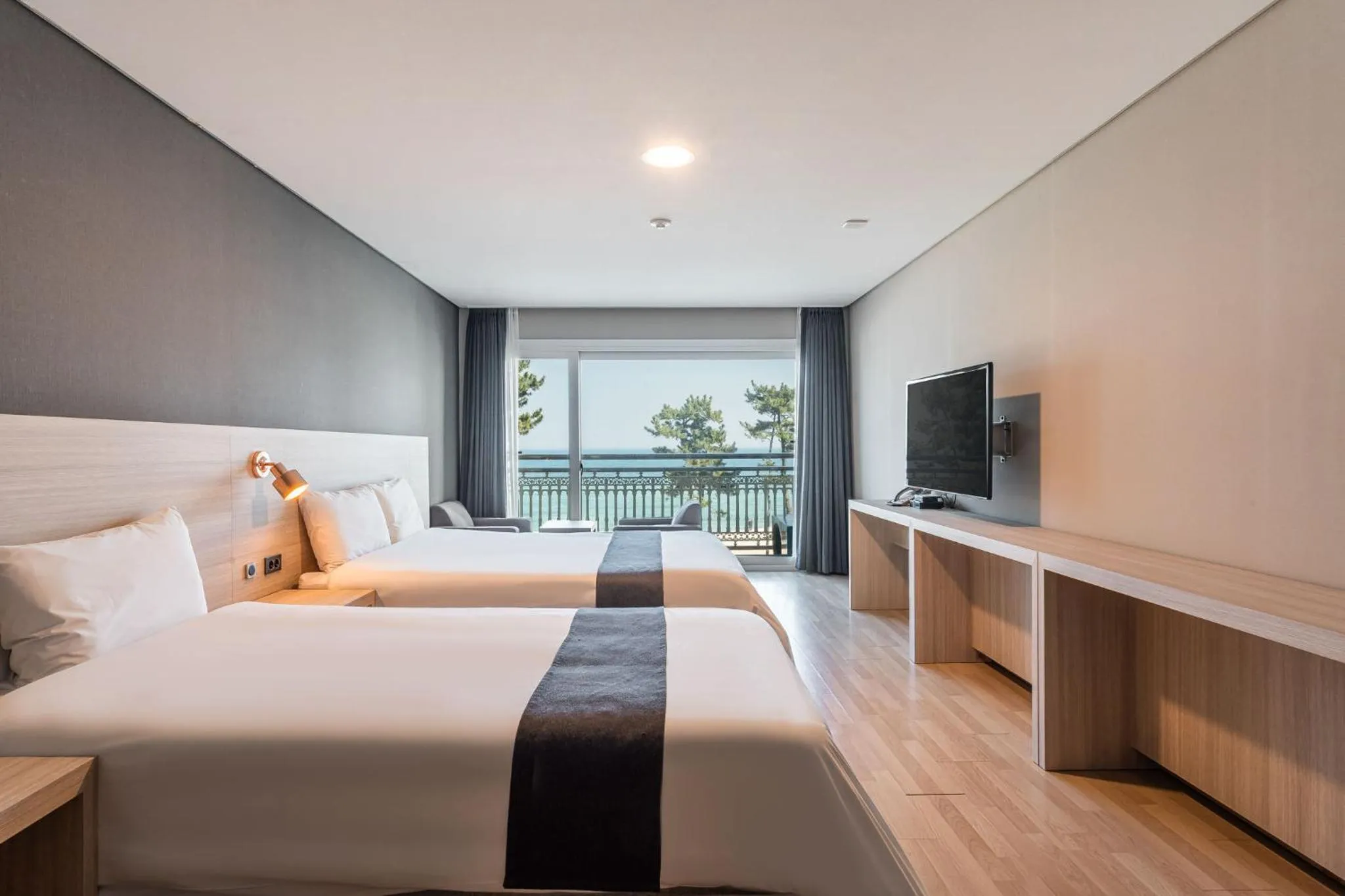 Bed in Gyeongpo Soo Hotel