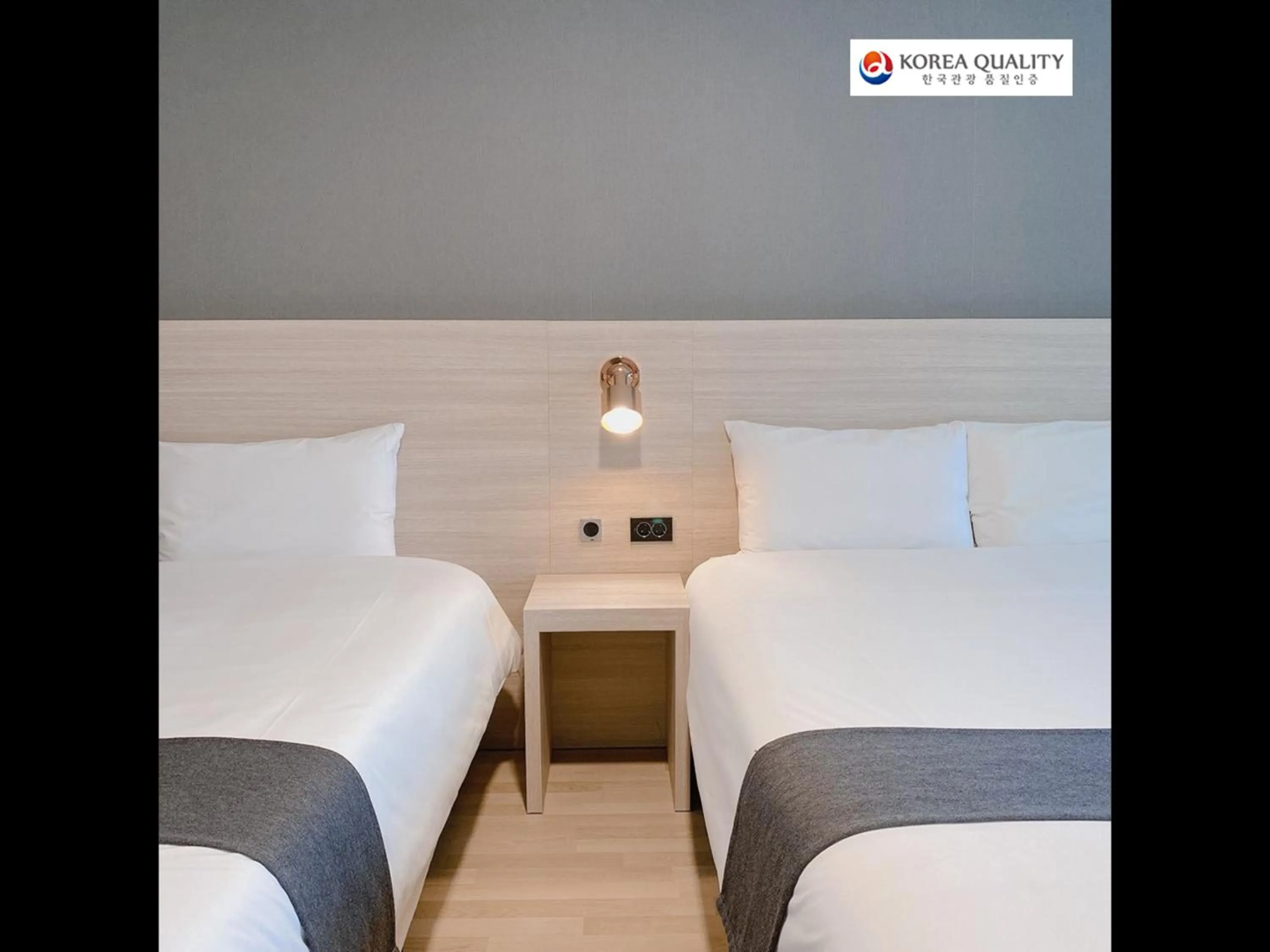 Bed in Gyeongpo Soo Hotel