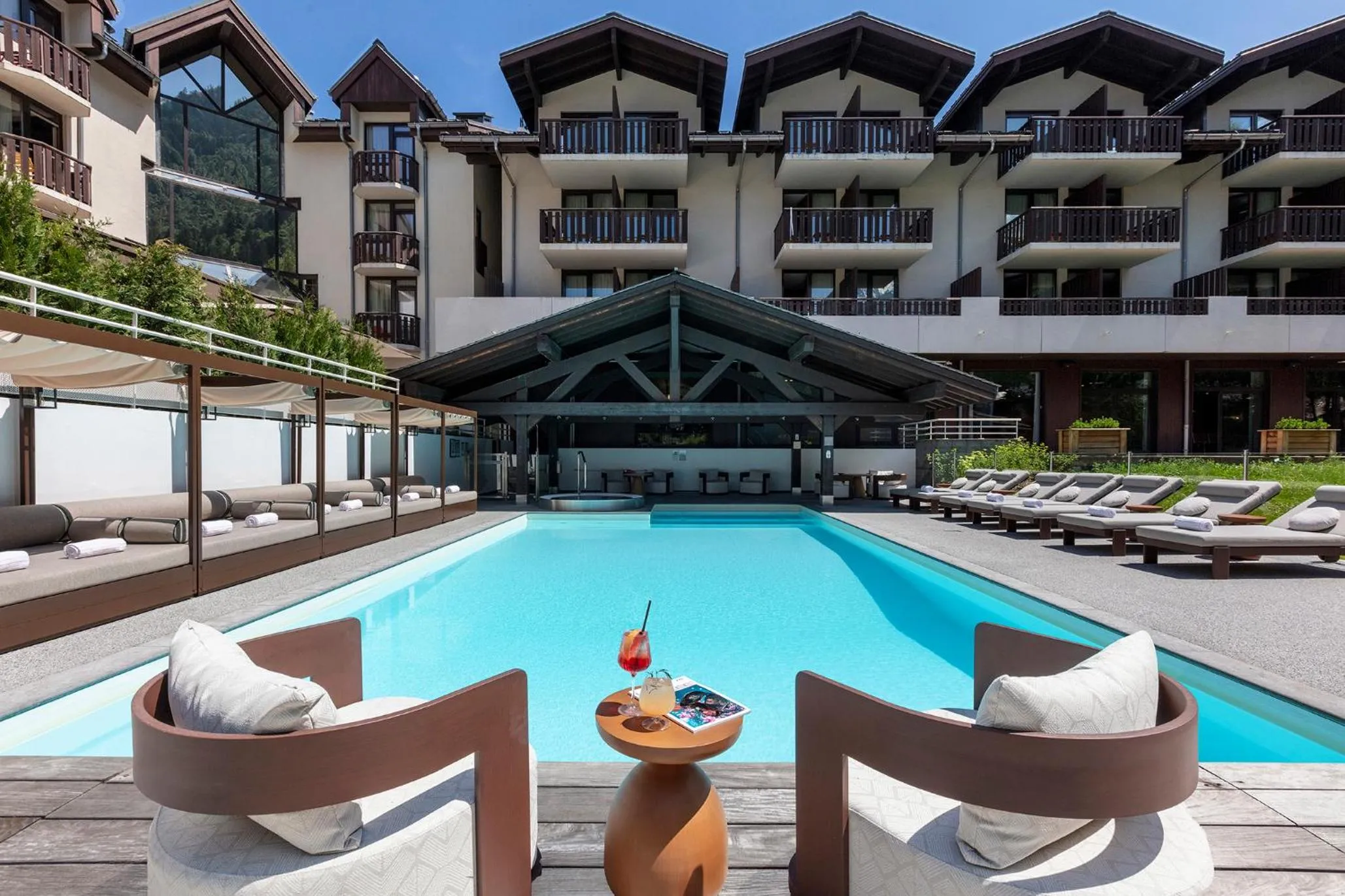 Swimming pool in Hôtel Les Aiglons Chamonix