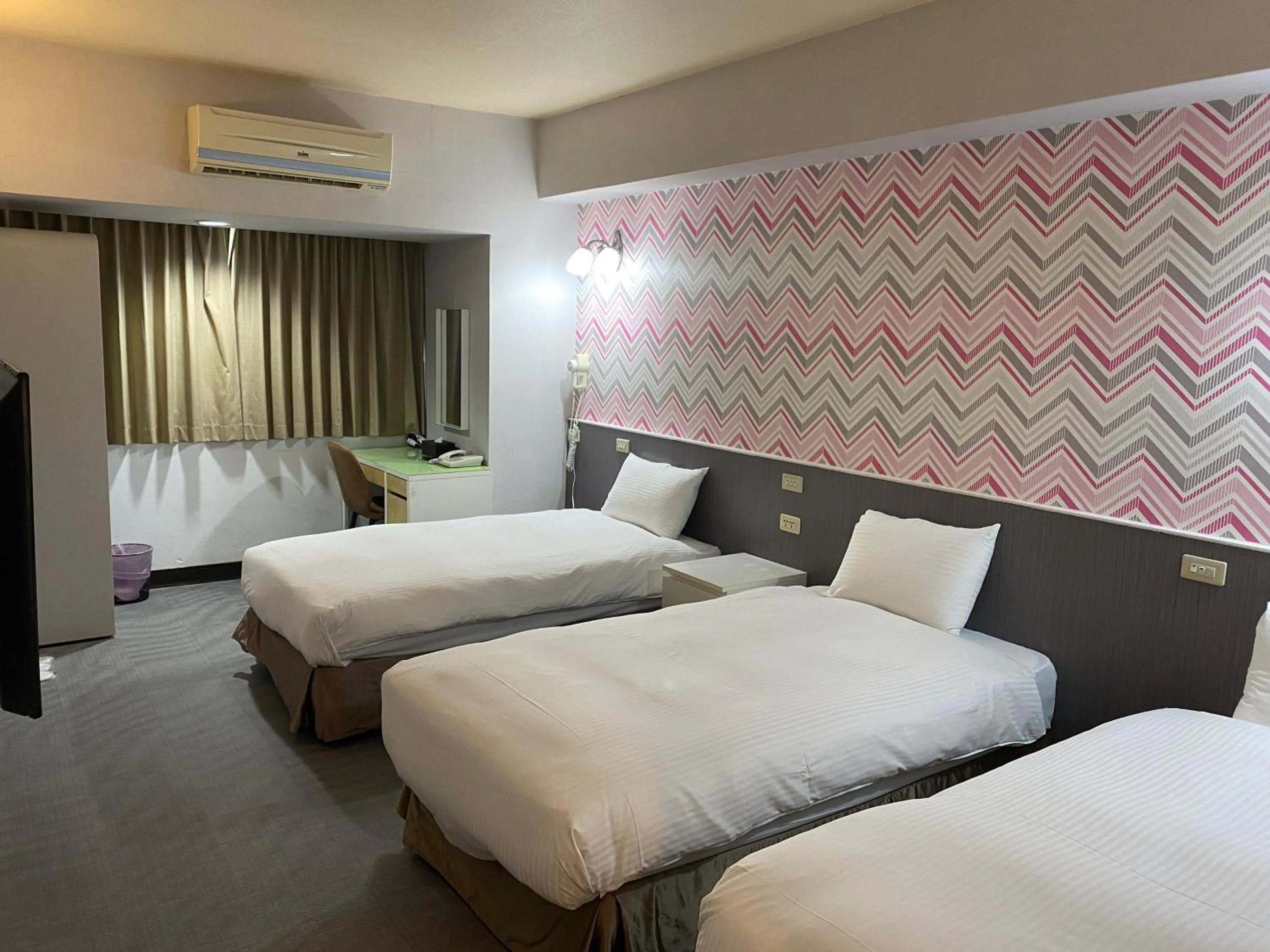 TV and multimedia, Bed in Taipei Hotel Zoo