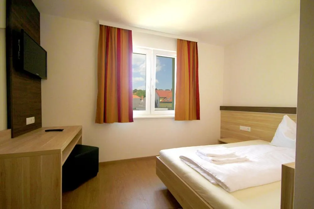 Bed in Dorfgasthof Berlakovich