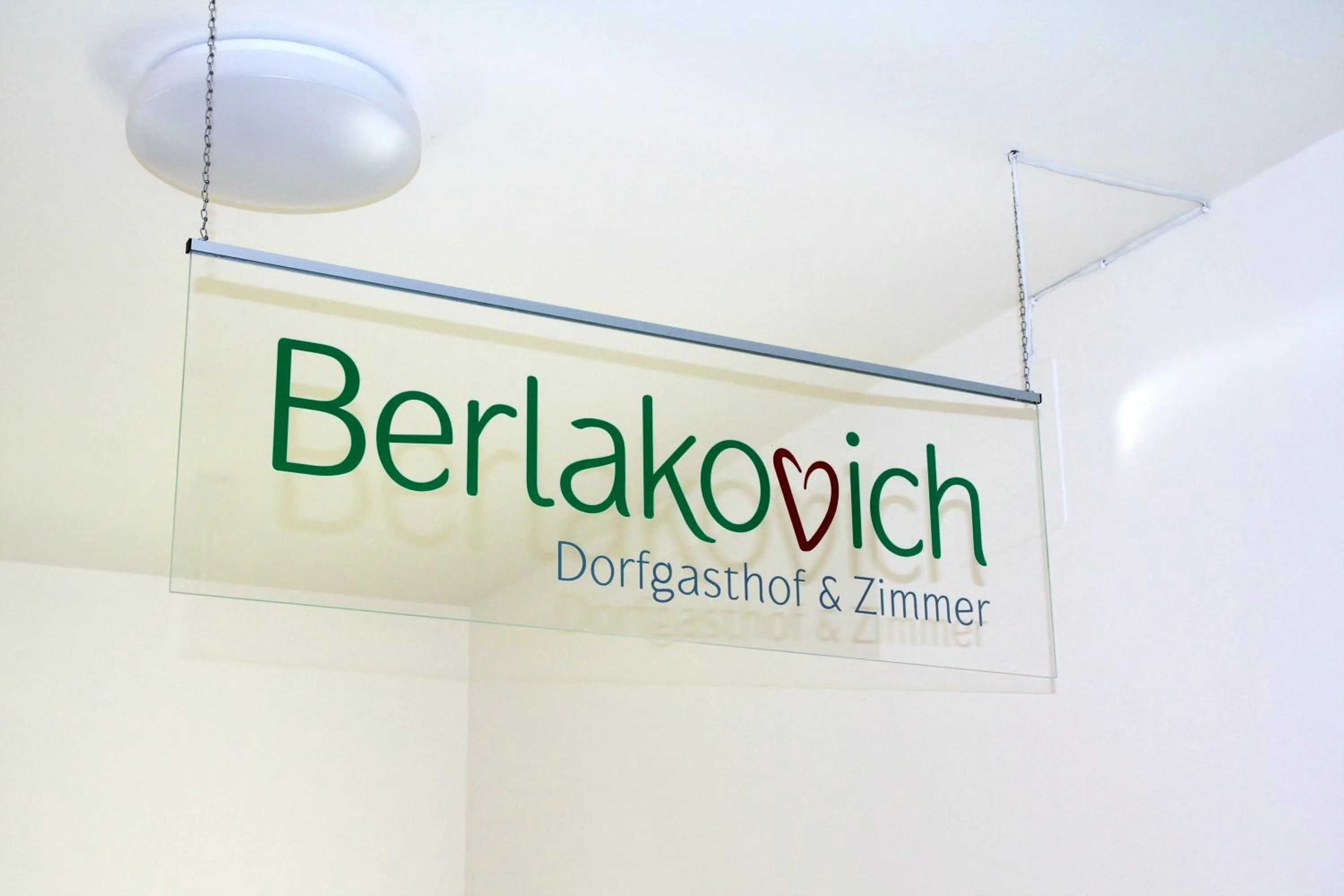 Logo/Certificate/Sign in Dorfgasthof Berlakovich