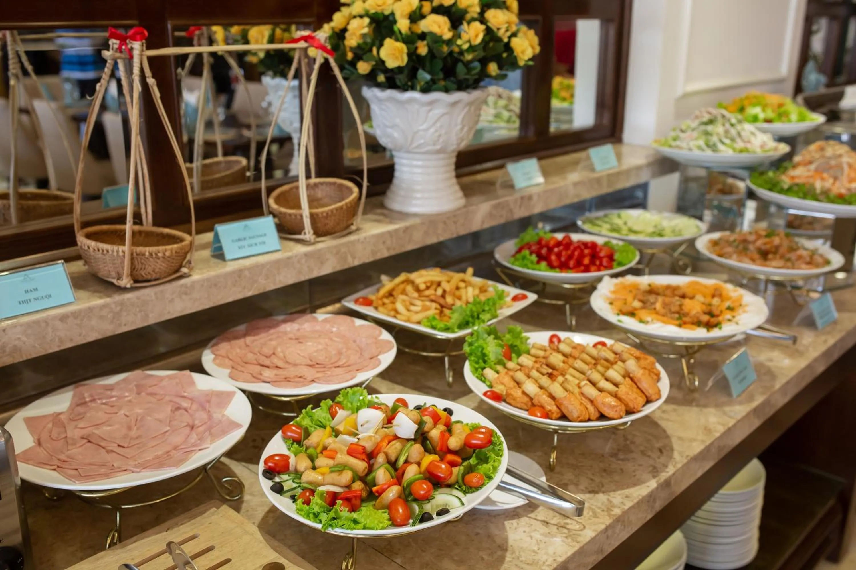 Food and drinks in Adaline Hotel and Suite