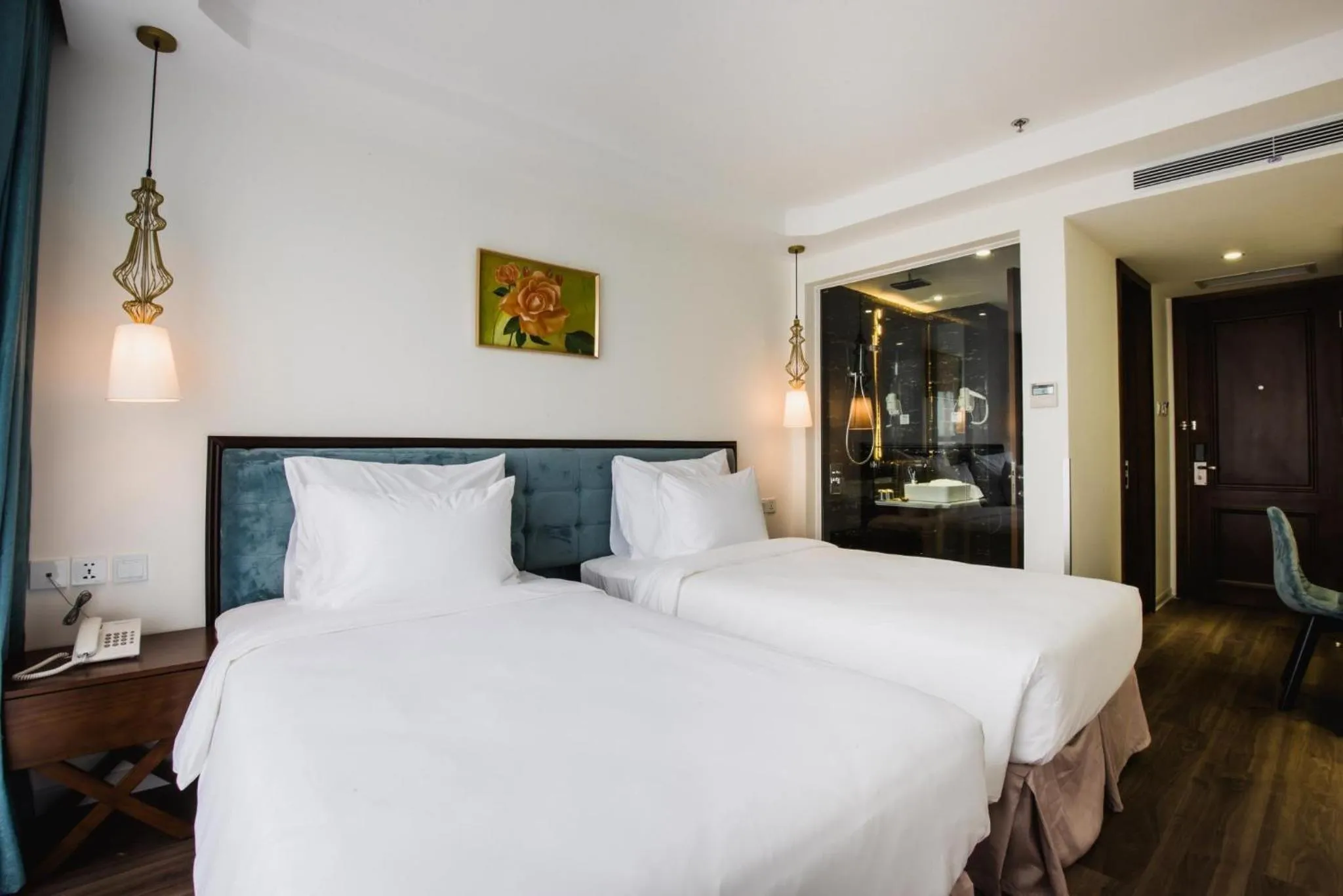 Bed in Adaline Hotel and Suite