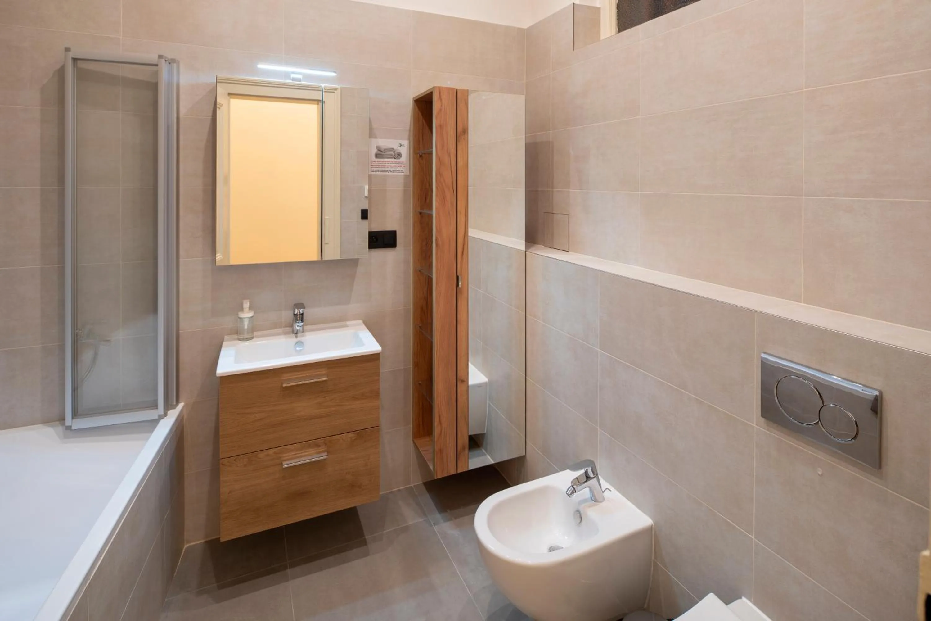 Toilet in Old Town - Aparthotel Michalska