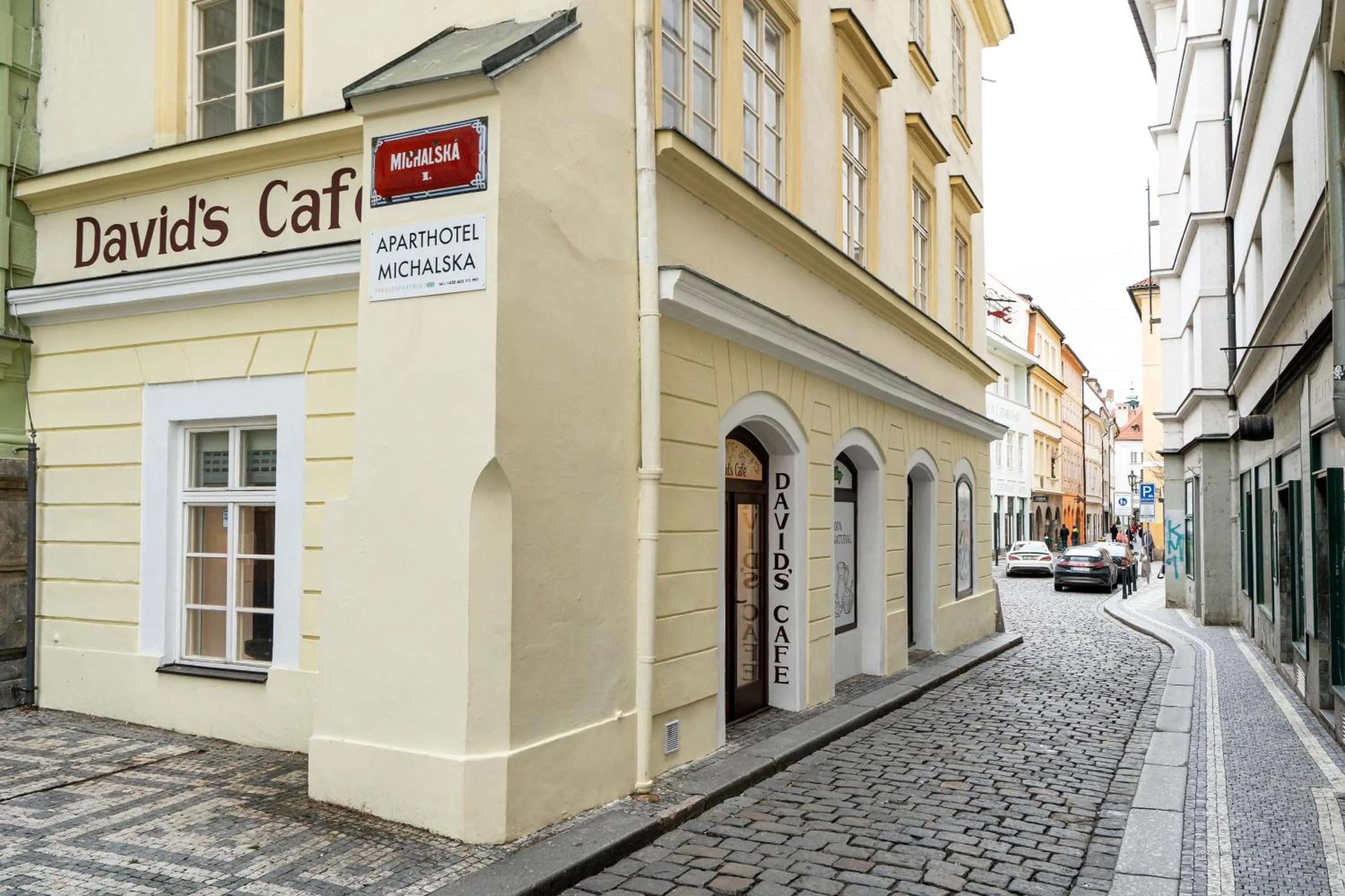 Property building in Old Town - Aparthotel Michalska