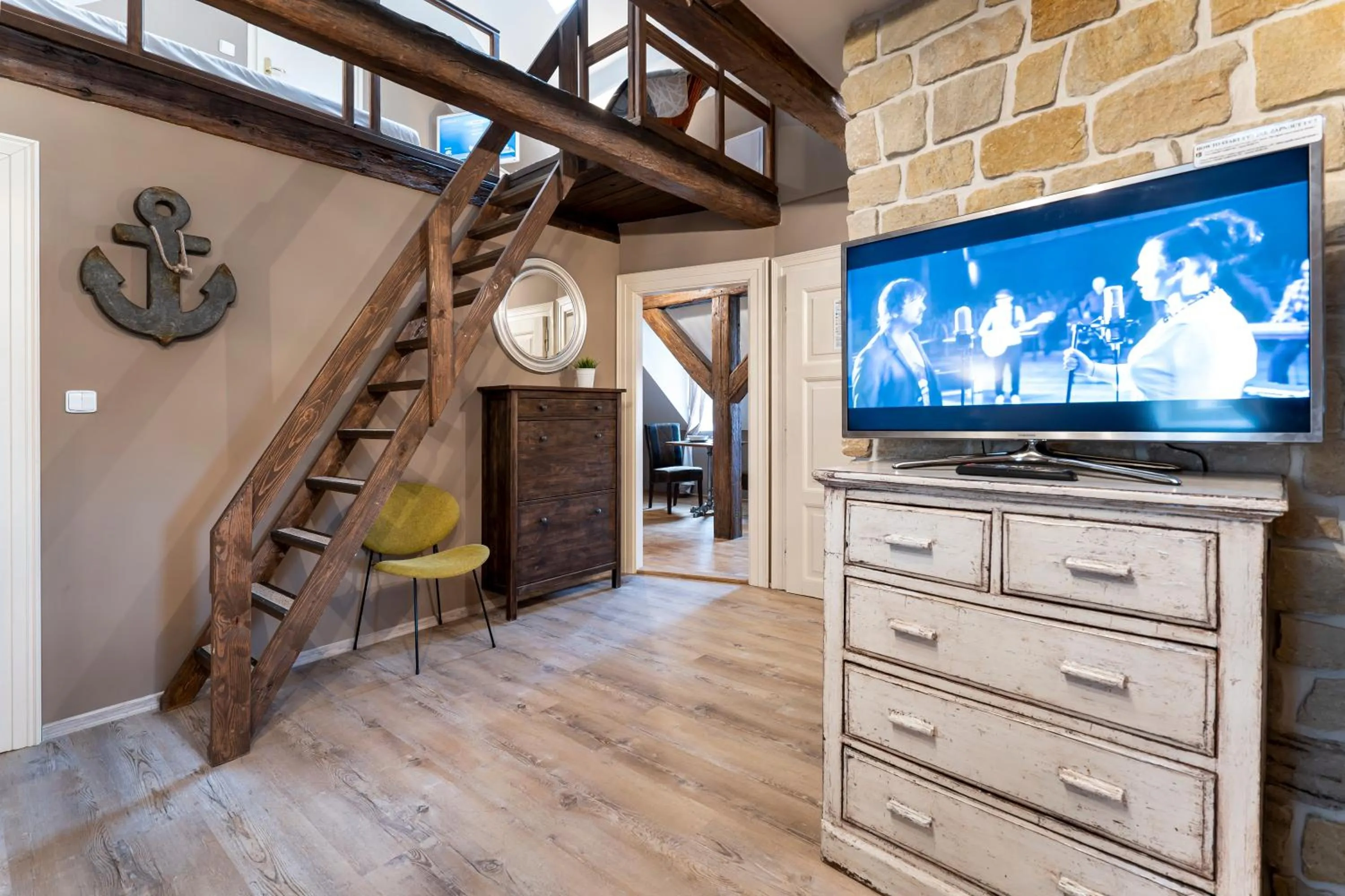 TV and multimedia in Old Town - Aparthotel Michalska