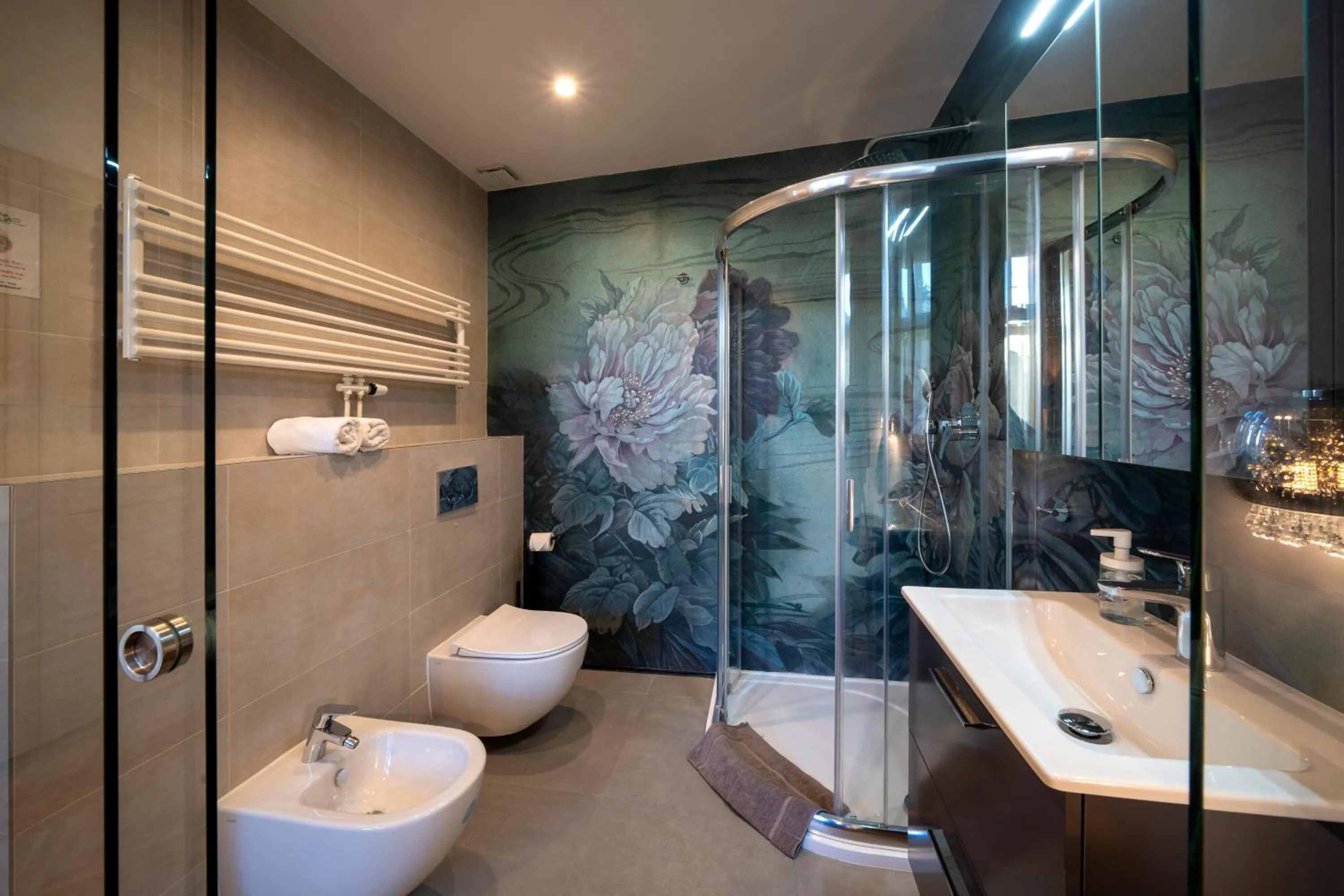 Shower in Old Town - Aparthotel Michalska