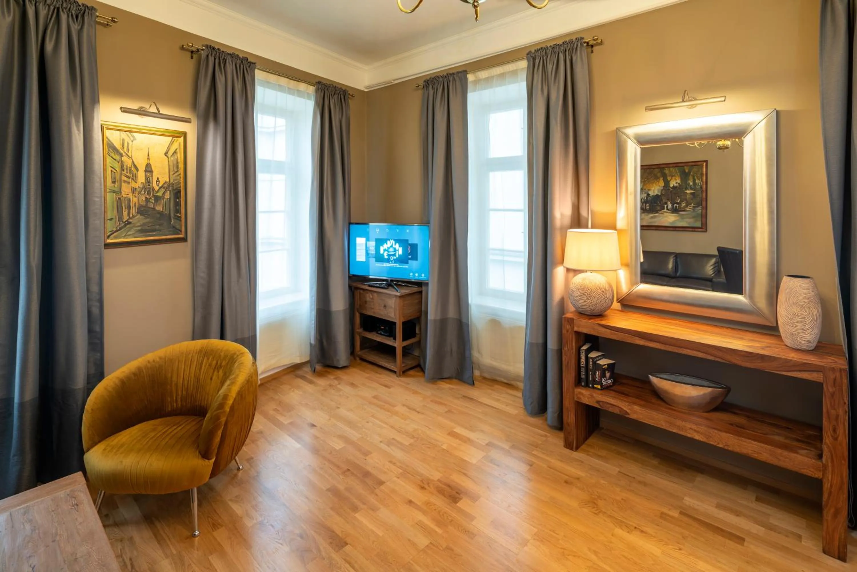 TV and multimedia, Bed in Old Town - Aparthotel Michalska