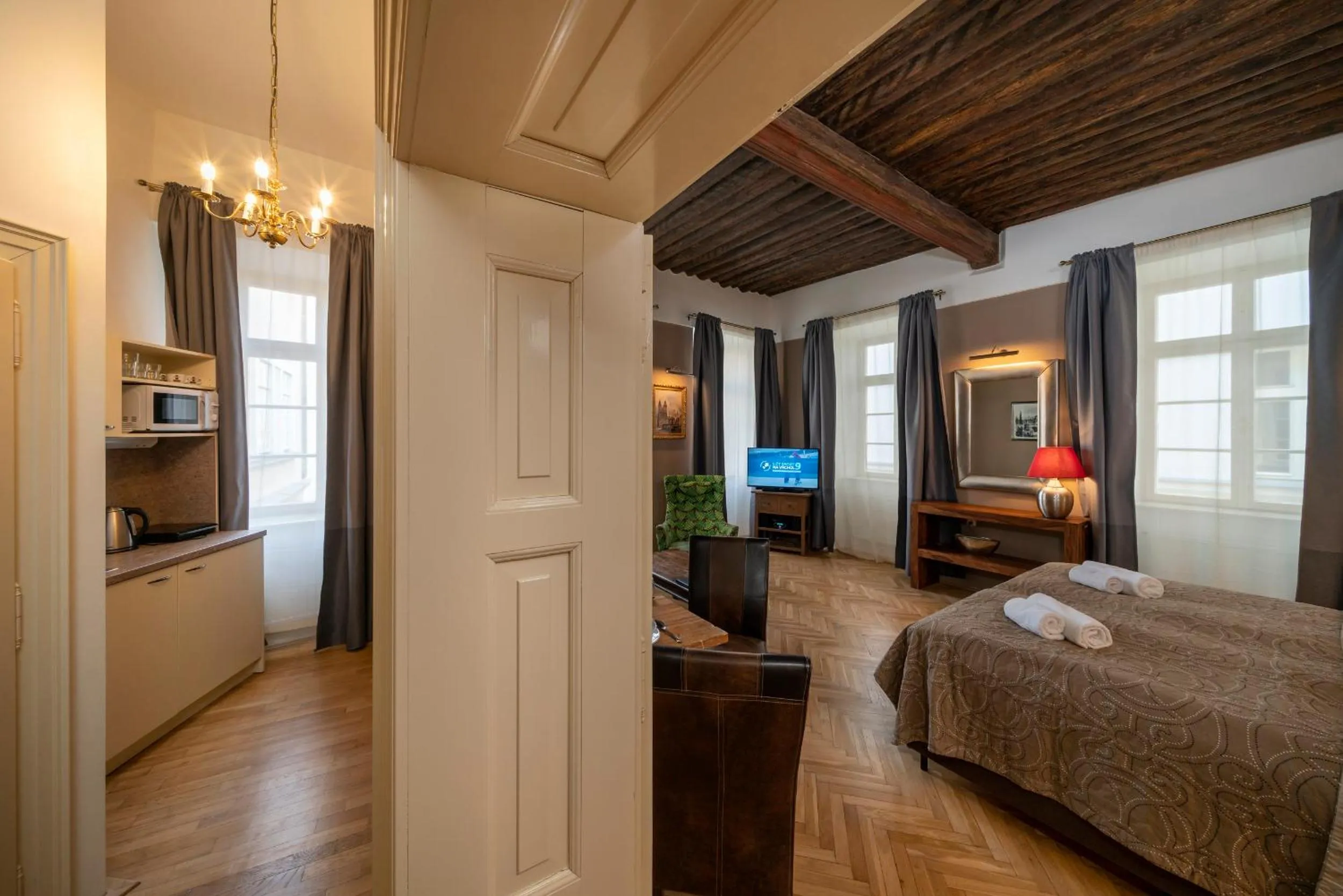 Kitchen or kitchenette, Bed in Old Town - Aparthotel Michalska