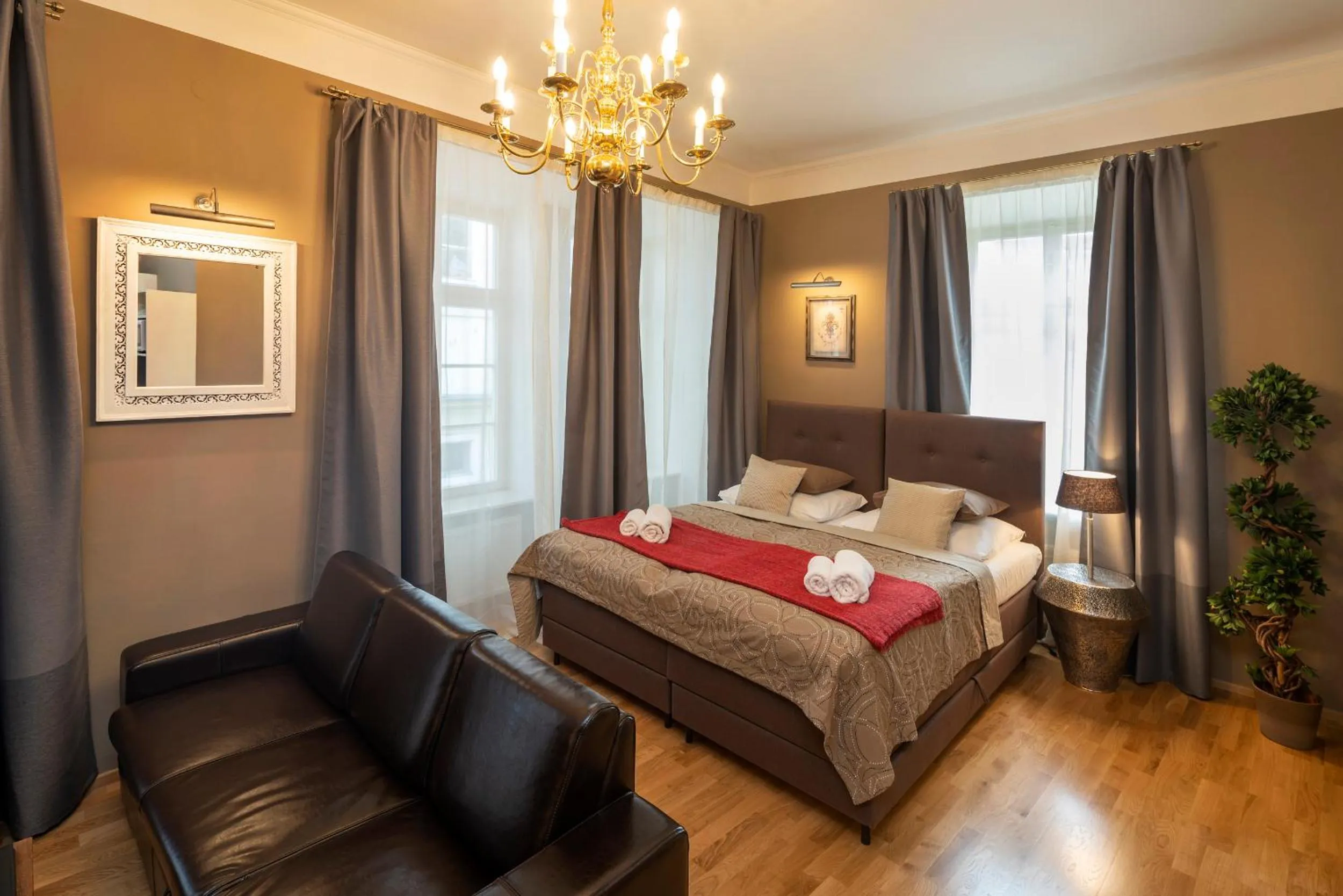 Seating area, Bed in Old Town - Aparthotel Michalska