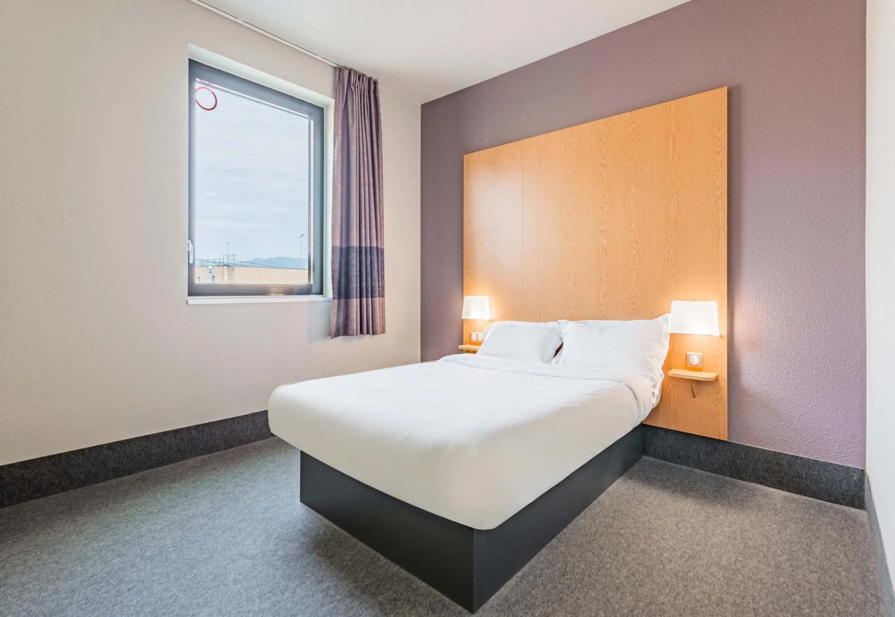 Bedroom, Bed in B&B HOTEL Colmar Expo