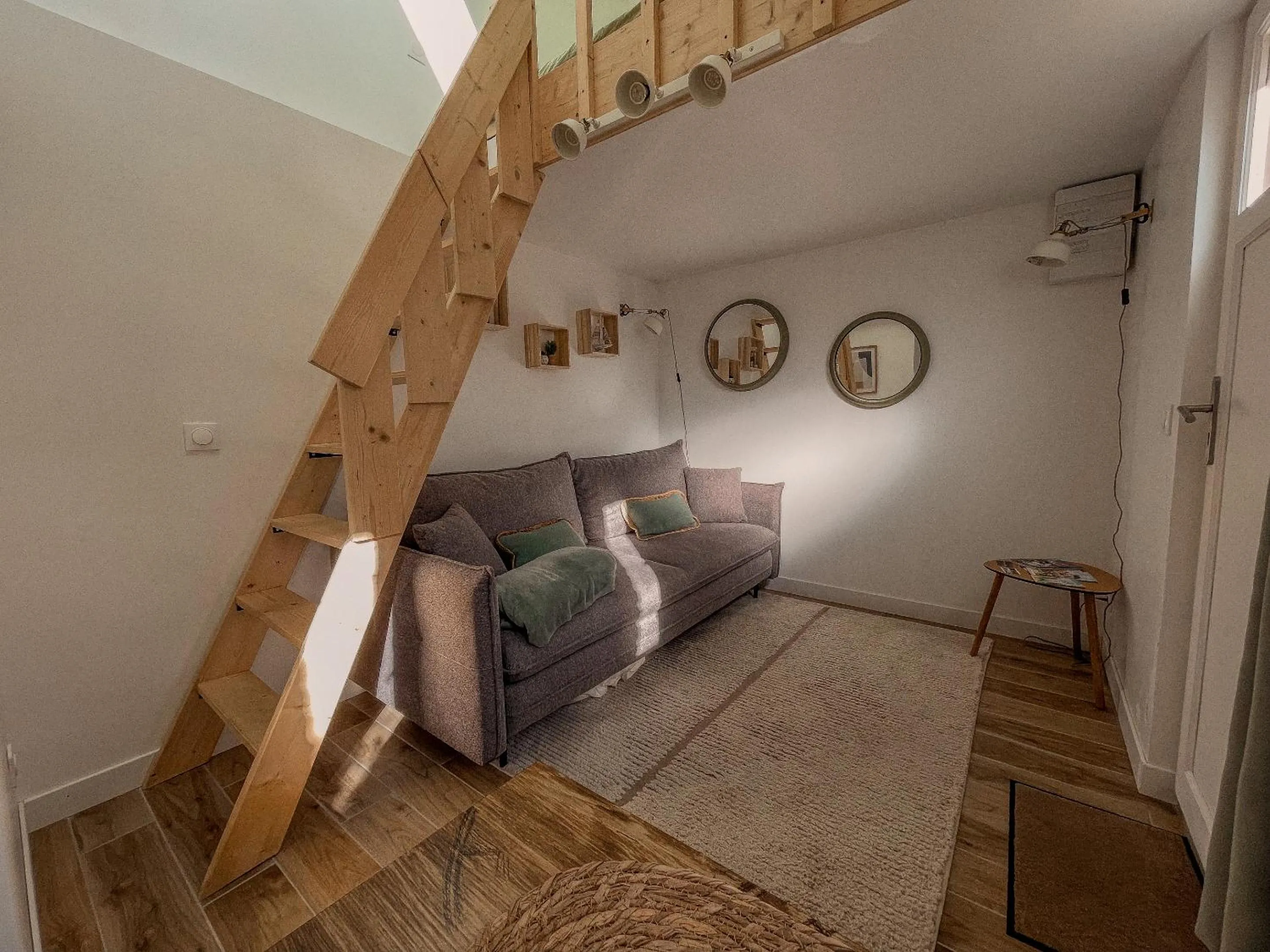Bedroom in Clementines House Honfleur