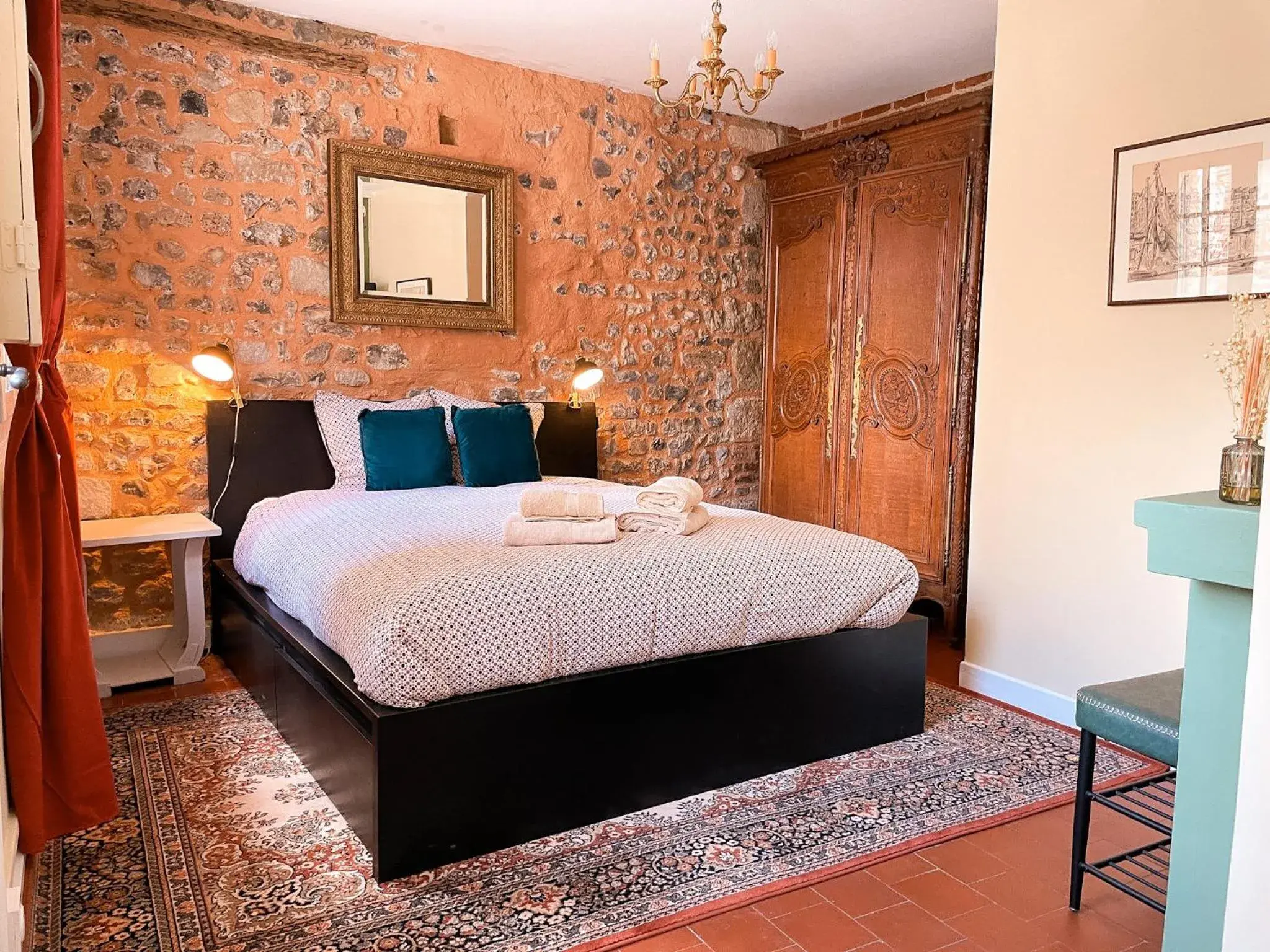 Double Room - Ground Floor in Clementines House Honfleur Double Room - Ground Floor in Clementines House Honfleur