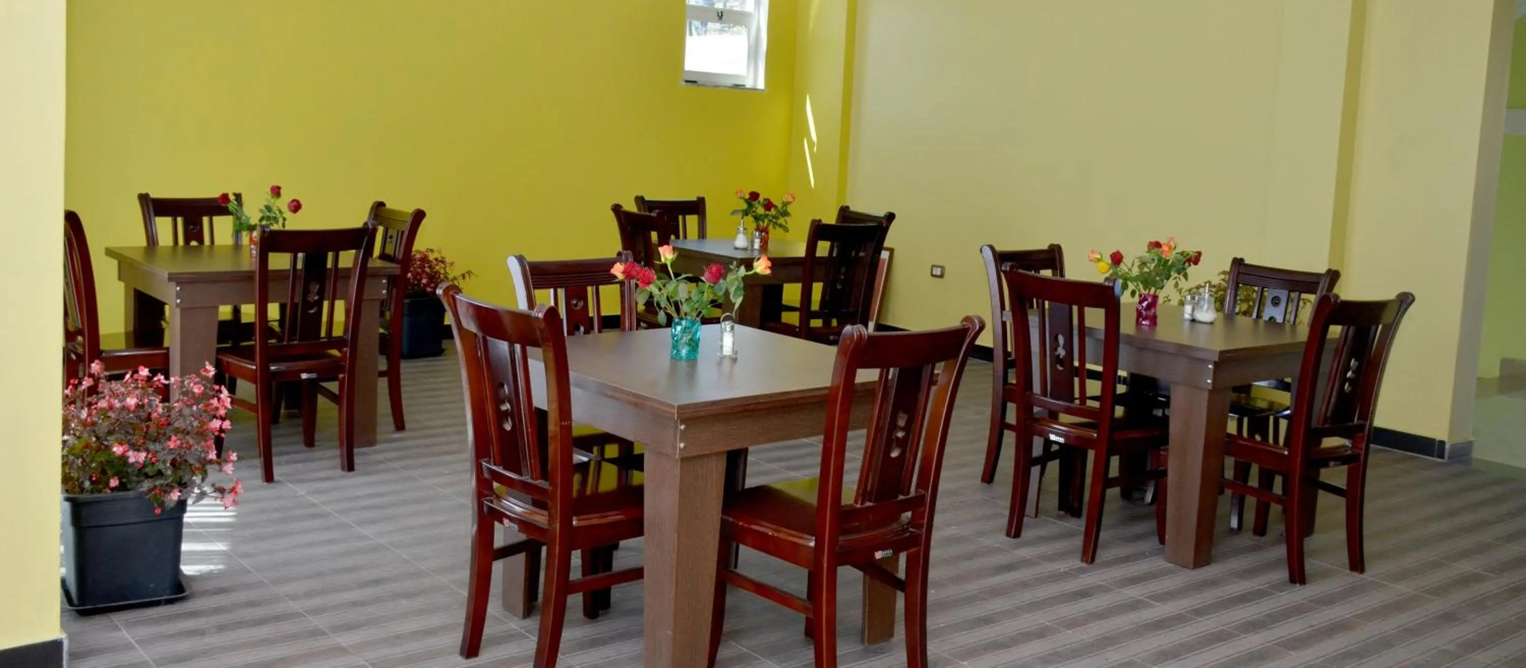 Restaurant/places to eat in Melodie Hotel