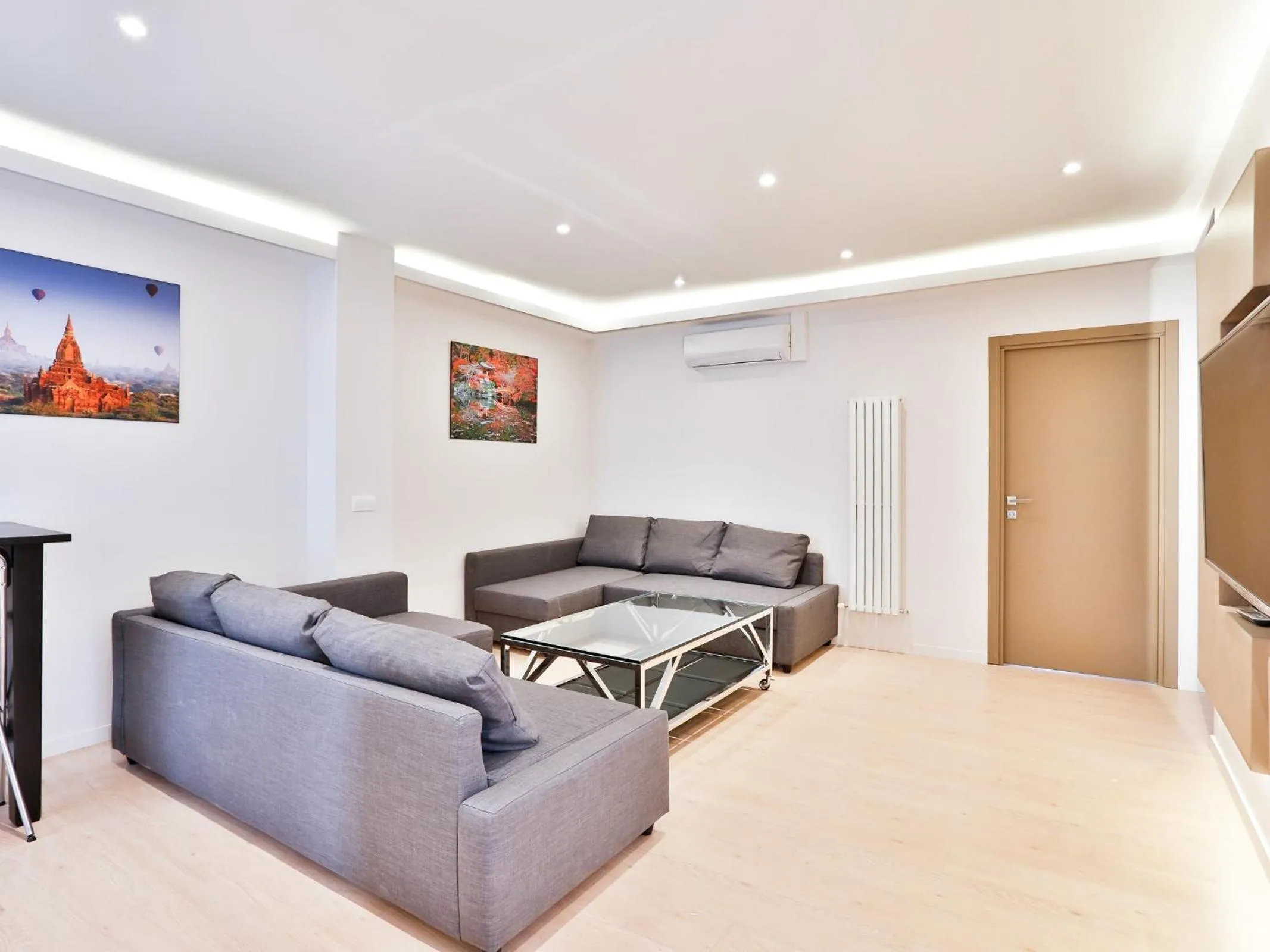 Bedroom in Blue Nights Apartments - Sébastopol