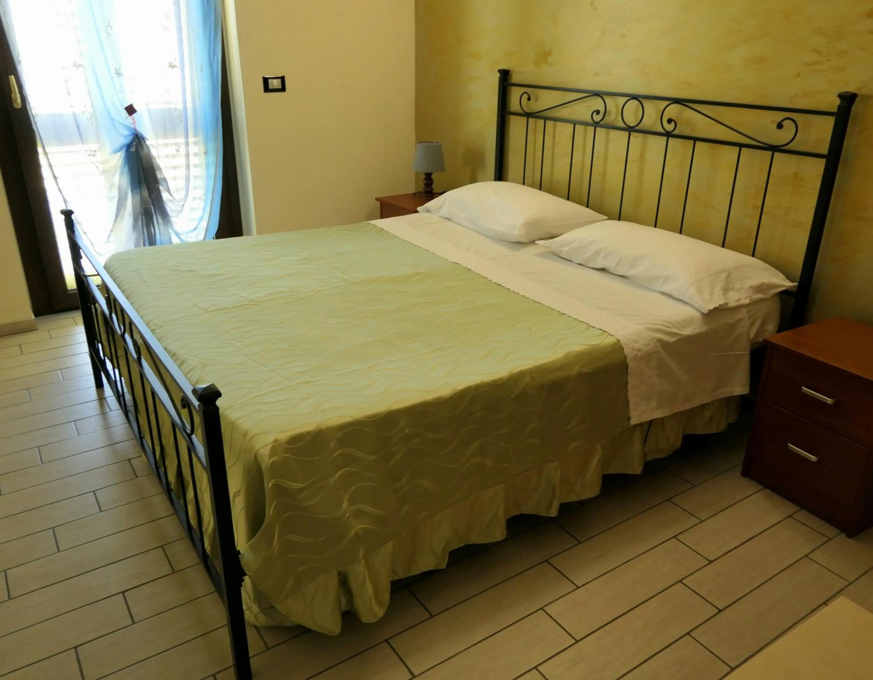 Photo of the whole room, Bed in La Bella Addormentata