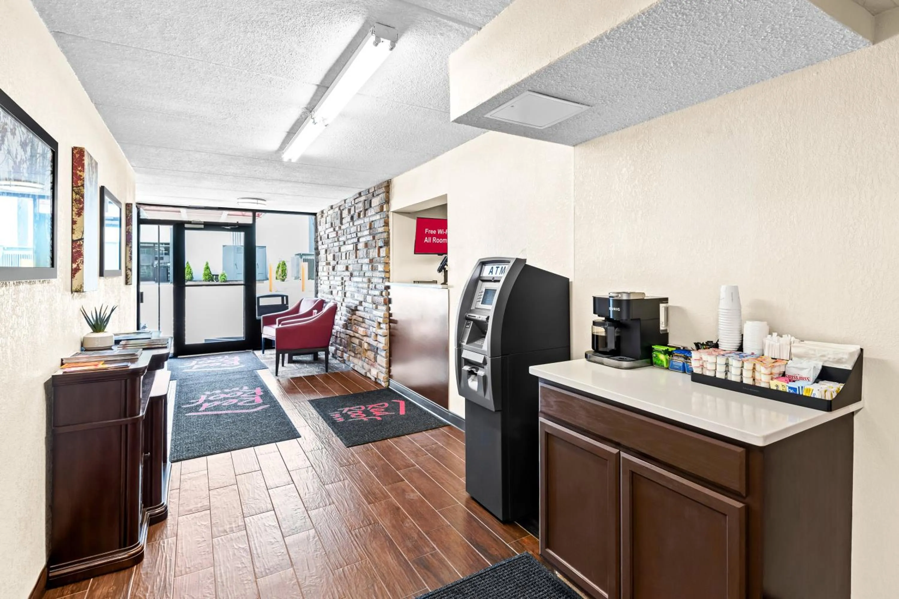 Lobby or reception in Red Roof Inn Cortland
