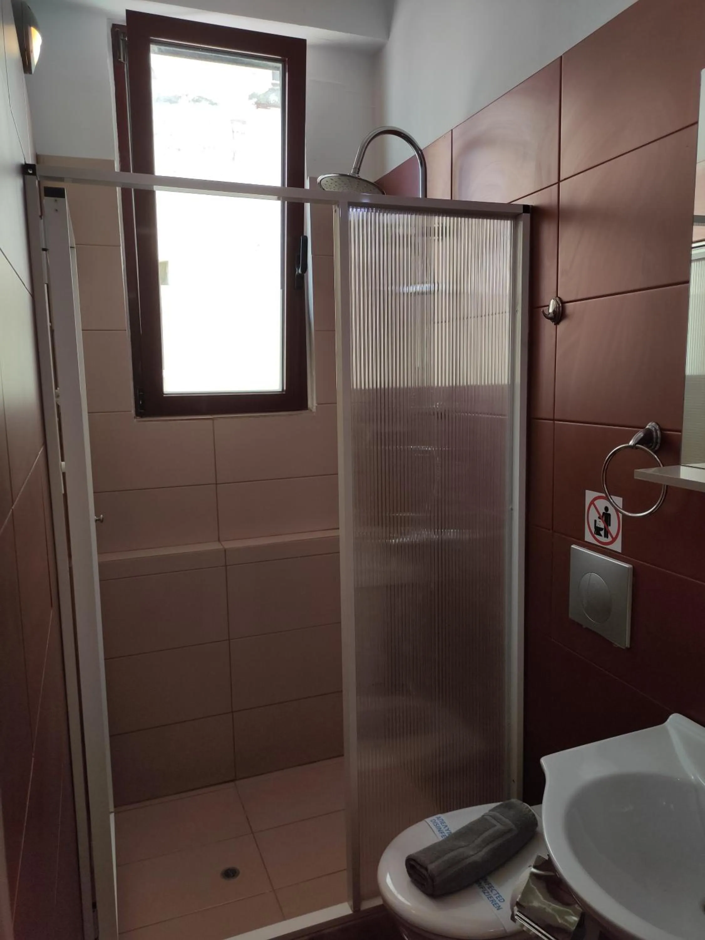 Bathroom in City Point Chios