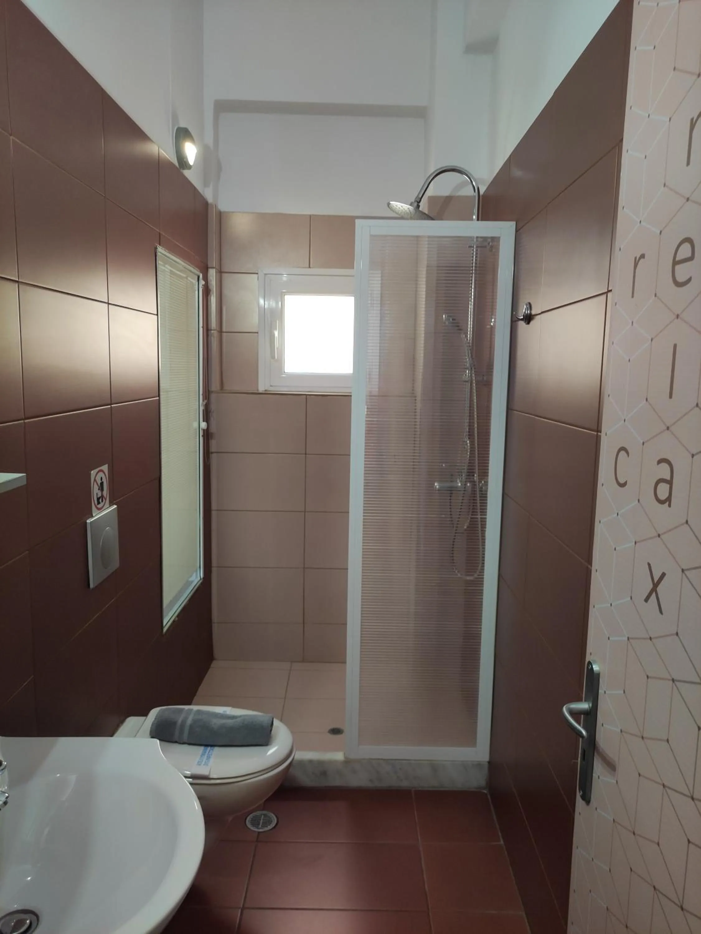 Bathroom in City Point Chios