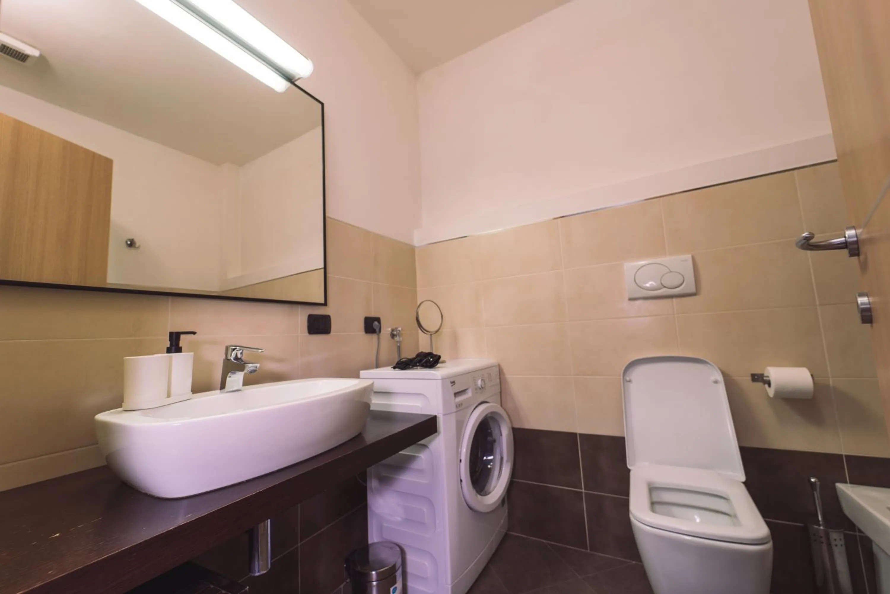 Shower in Mole27 - ResArt