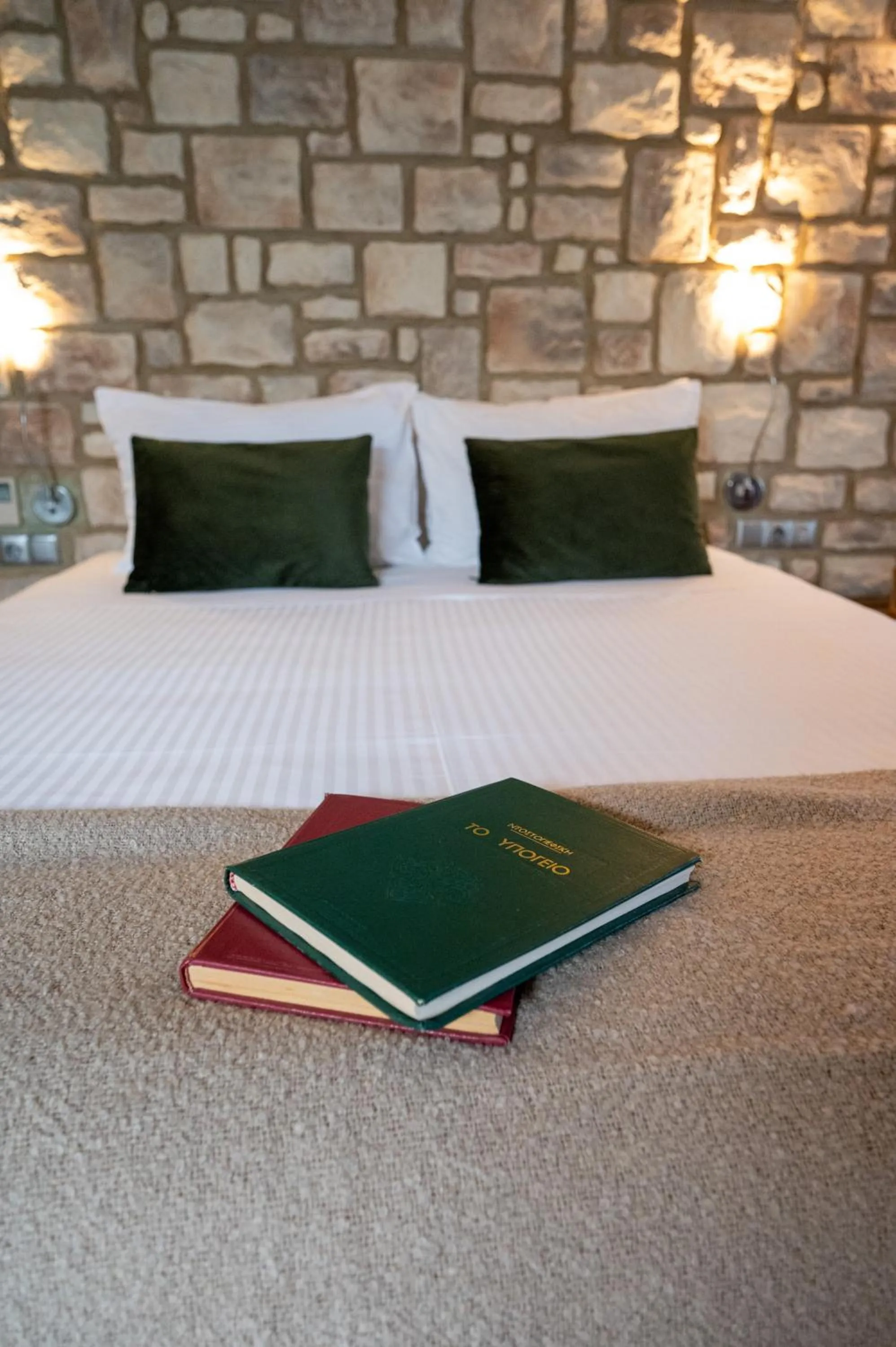 Bed in Rouista Tzoumerka Resort