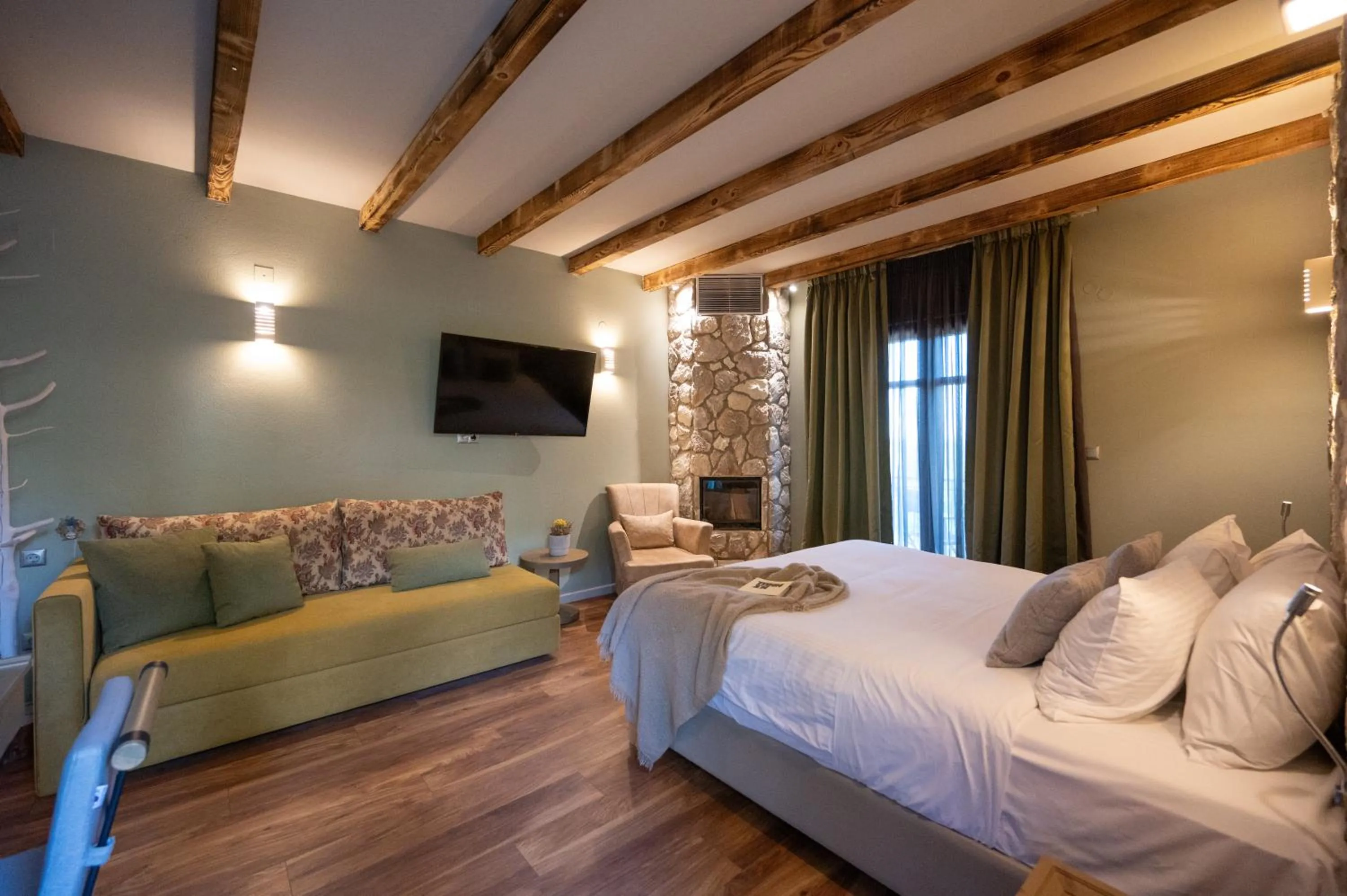 Bed in Rouista Tzoumerka Resort