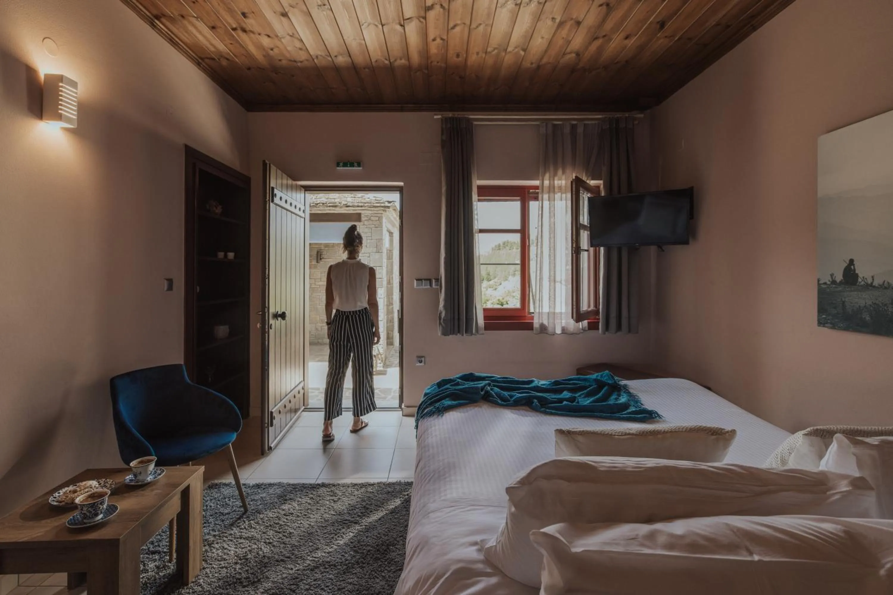 Photo of the whole room, Bed in Rouista Tzoumerka Resort