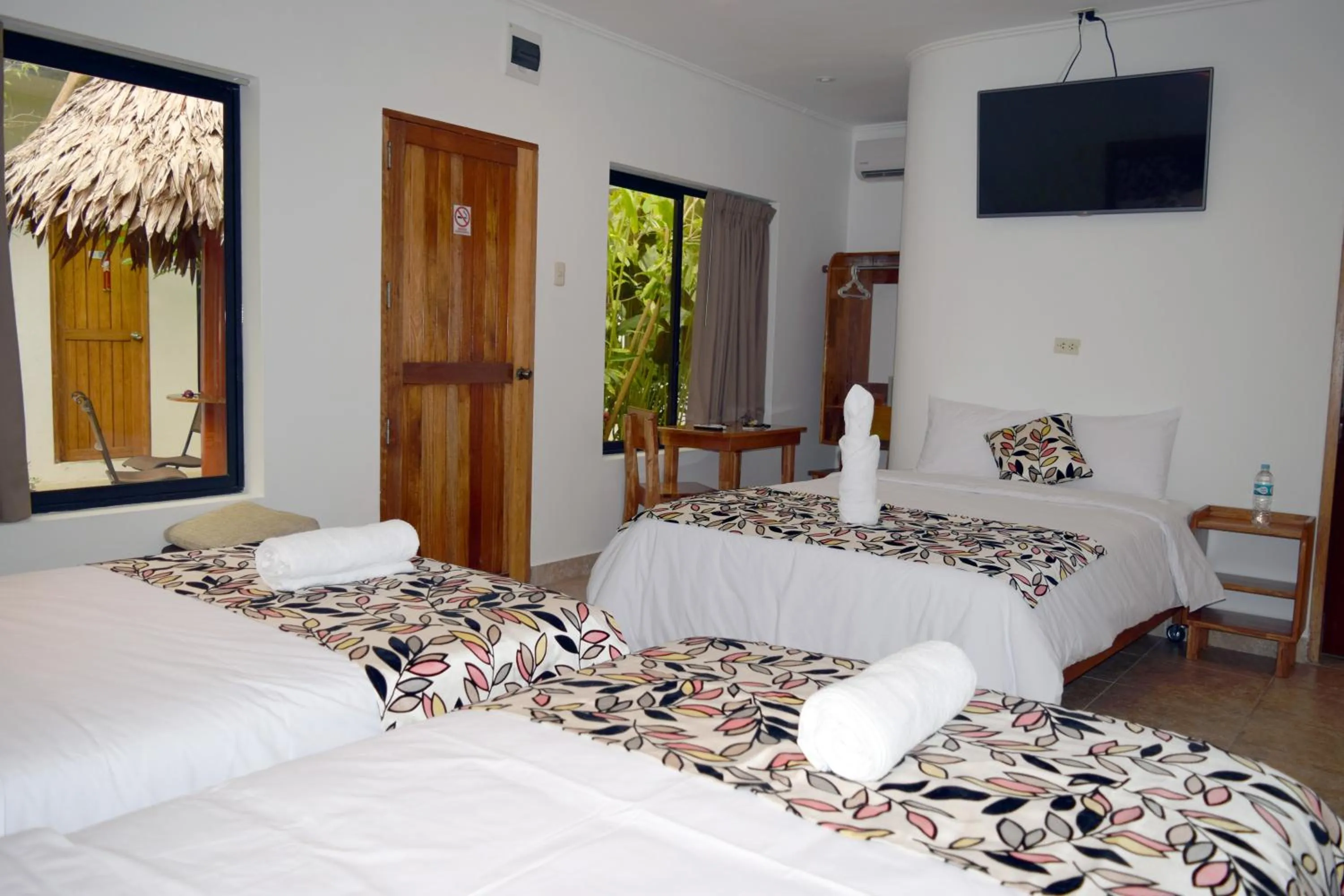 Bed in Hotel Jungle House