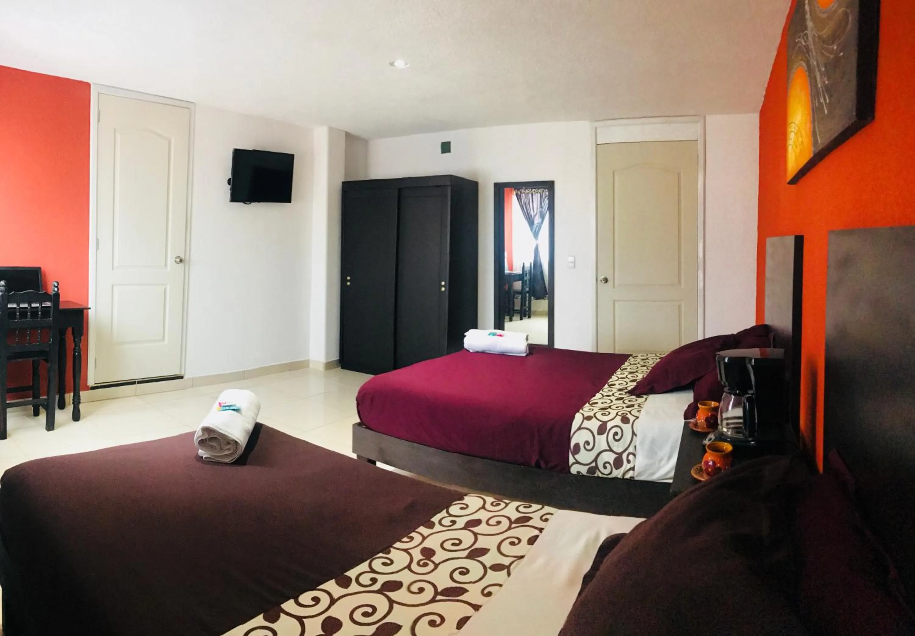 Photo of the whole room, Bed in Hotel & Suites Cerro Roj0