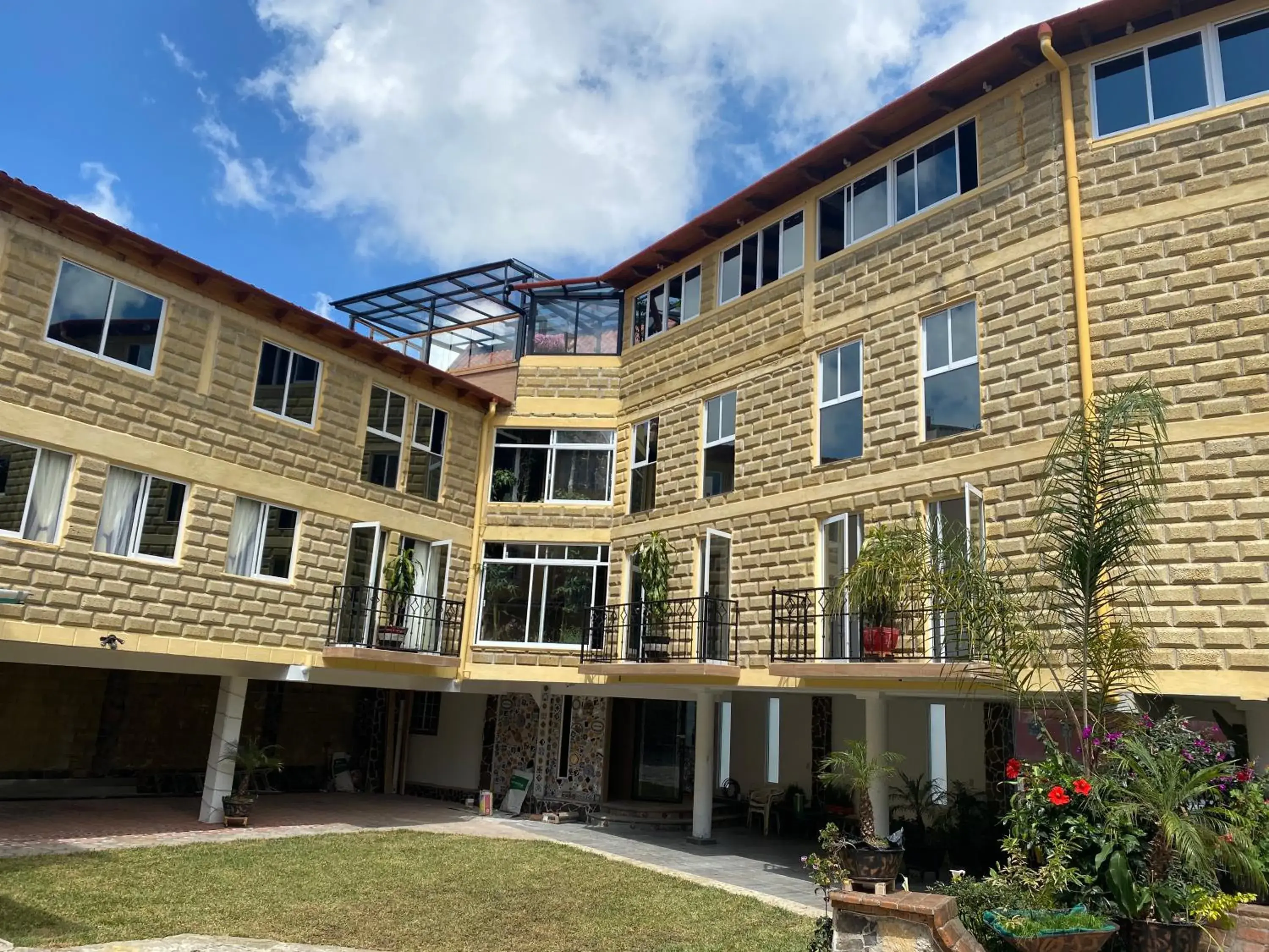 Single Bed in Female Dormitory Room in Hotel & Suites Cerro Roj0 Single Bed in Female Dormitory Room in Hotel & Suites Cerro Roj0