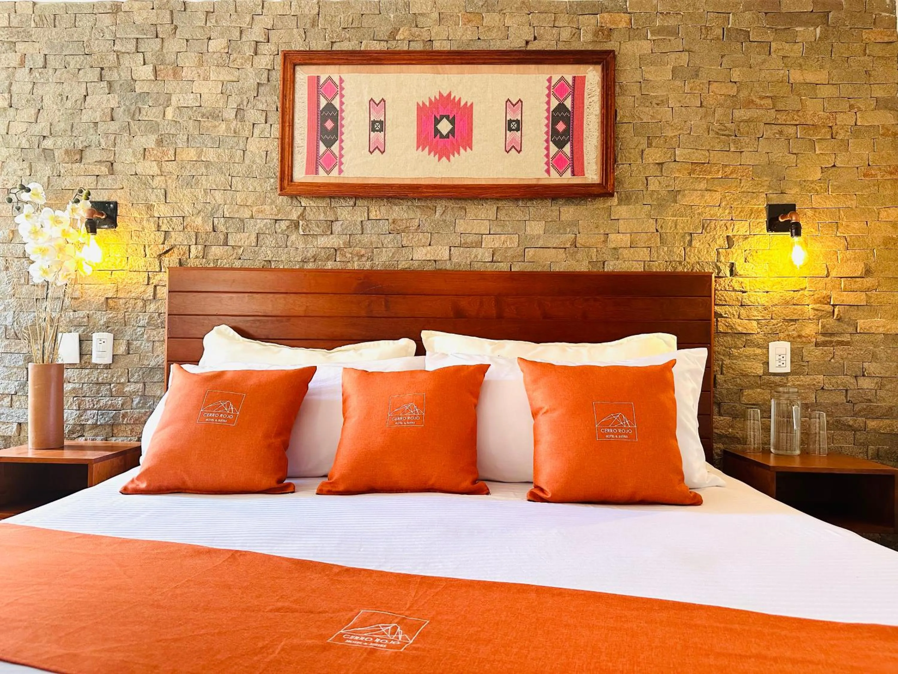 Bedroom, Bed in Hotel & Suites Cerro Roj0