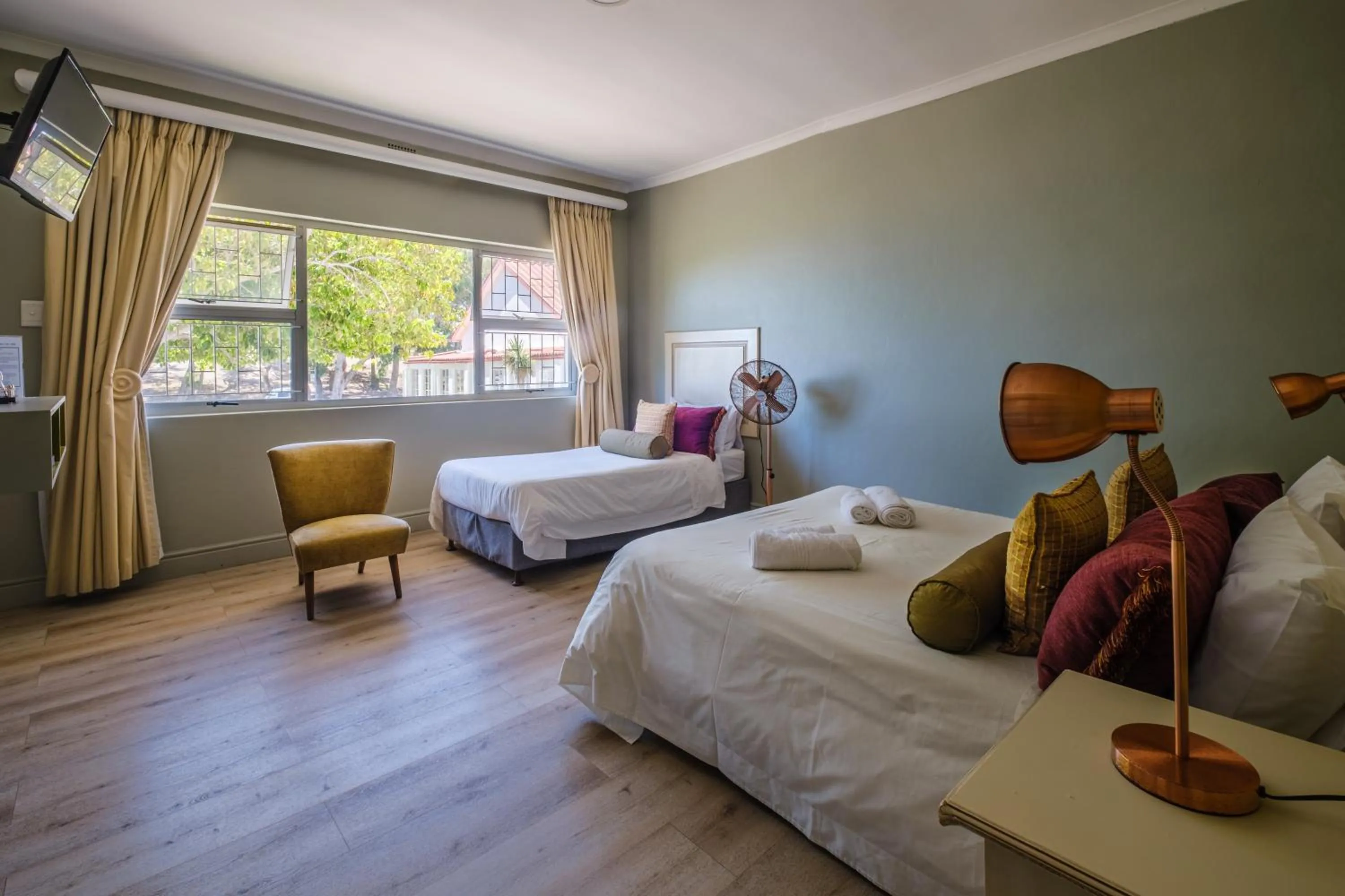 Photo of the whole room, Bed in Paternoster Hotel