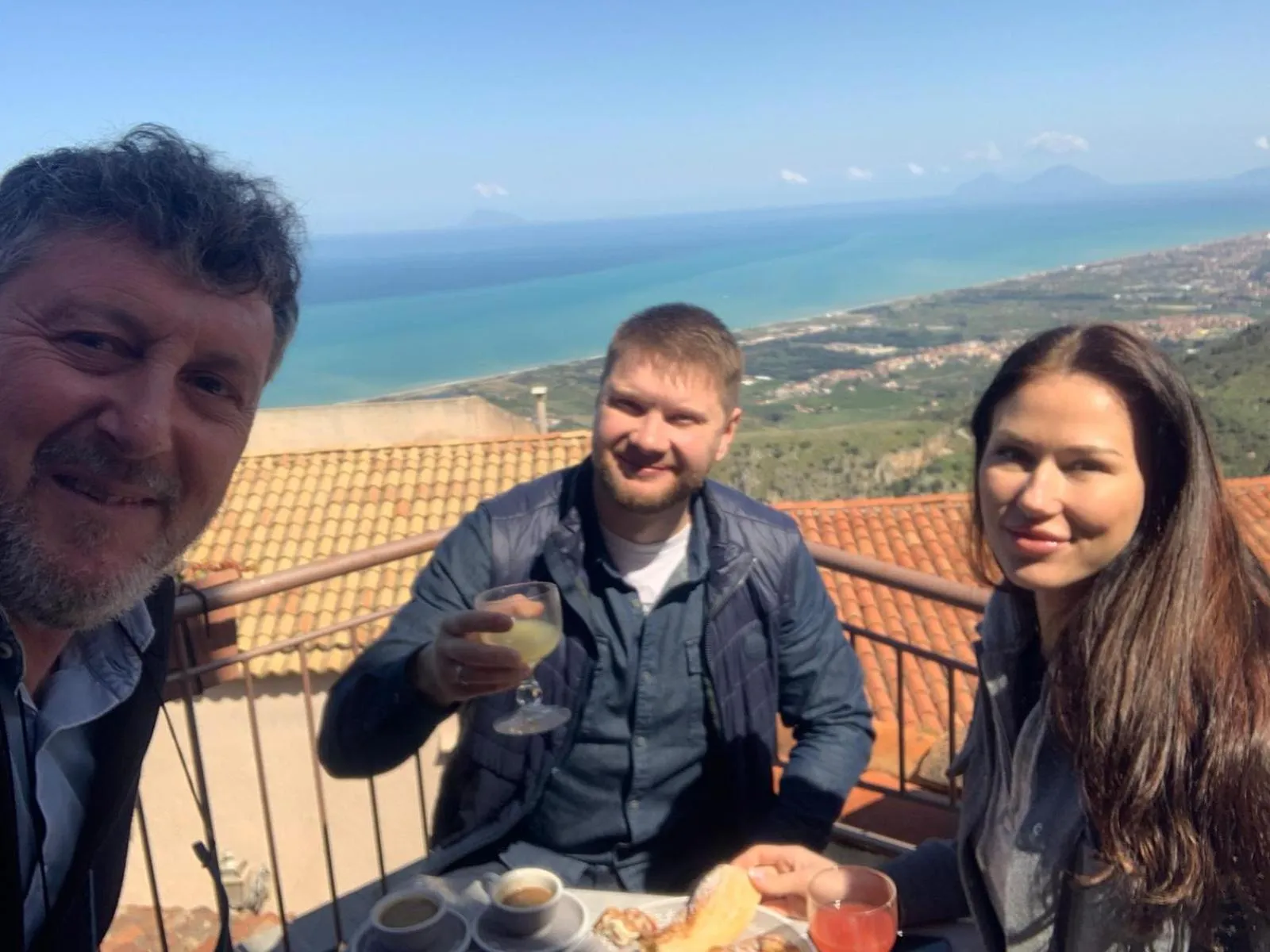 group of guests in Bed & Breakfast StudioArcodia-