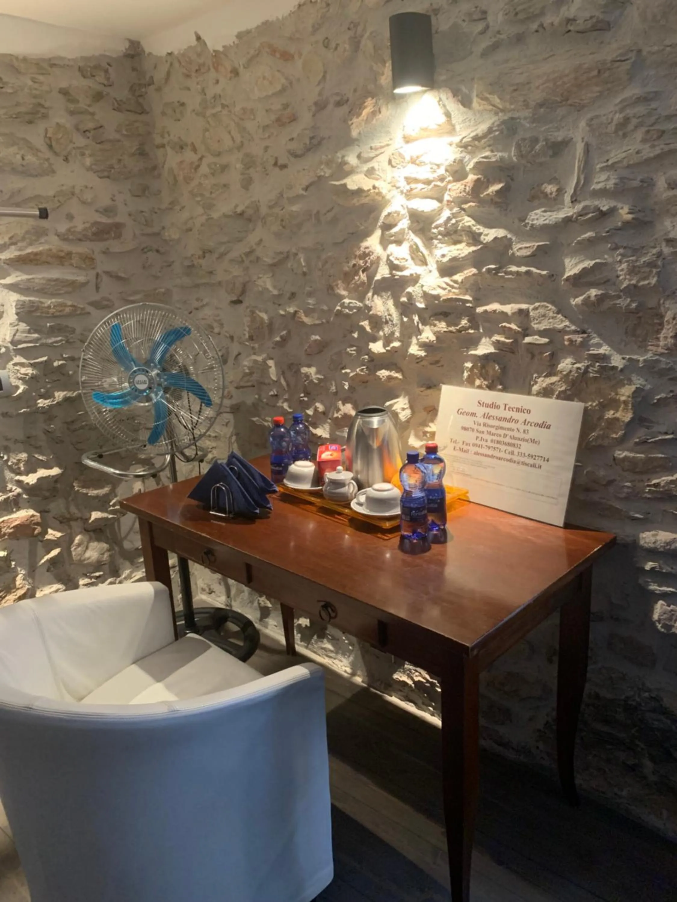 Breakfast in Bed & Breakfast StudioArcodia-