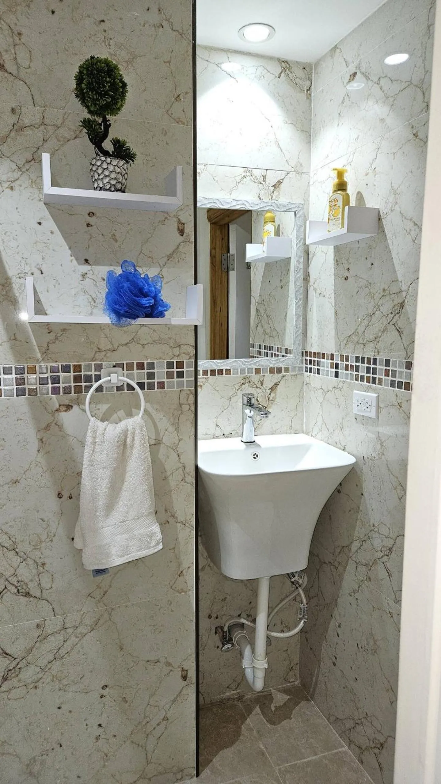 Bathroom in Seacastles by the beach/pool