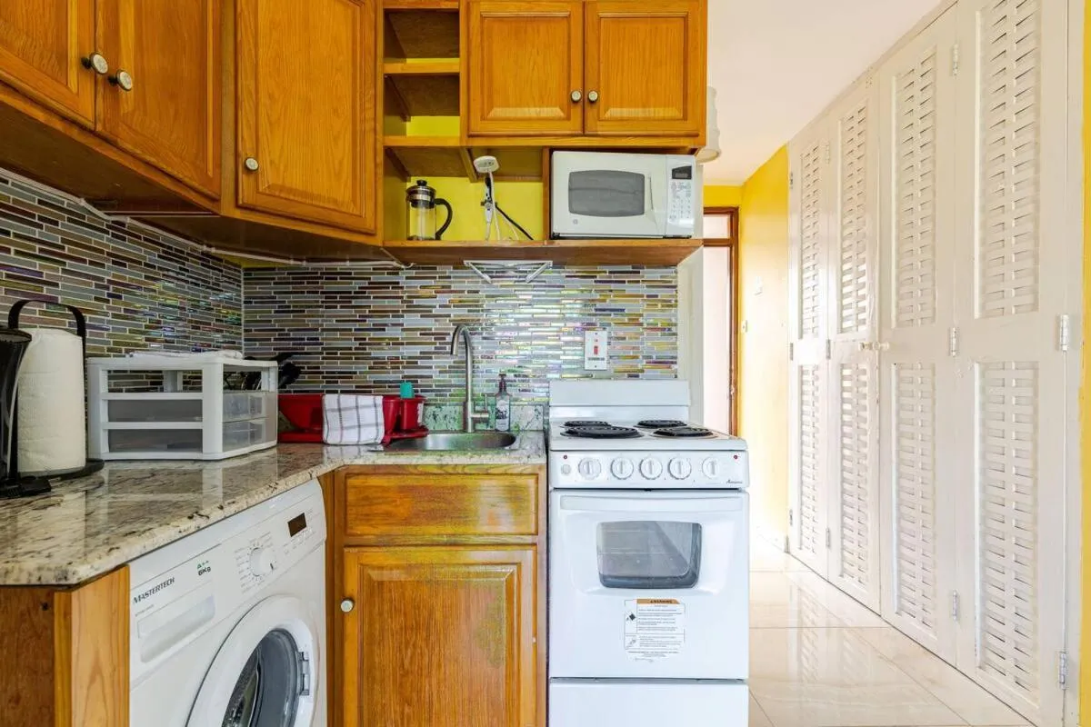 Kitchen or kitchenette in Seacastles by the beach/pool