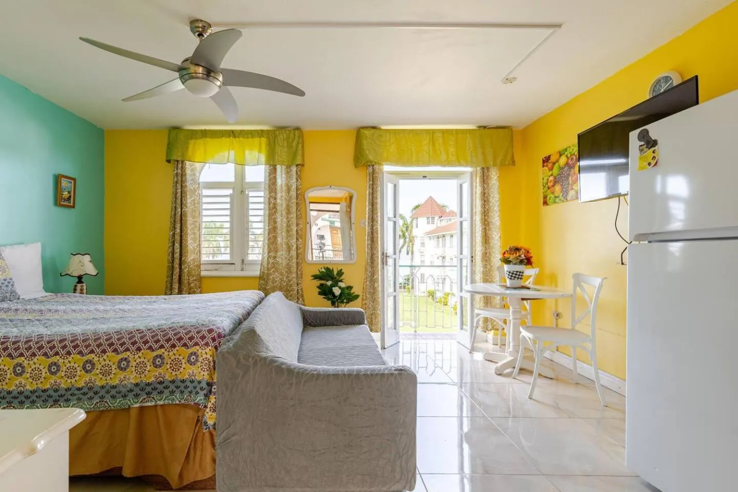 Balcony/Terrace, Bed in Seacastles by the beach/pool