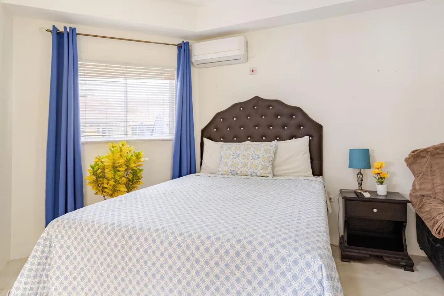 Bed in Seacastles by the beach/pool