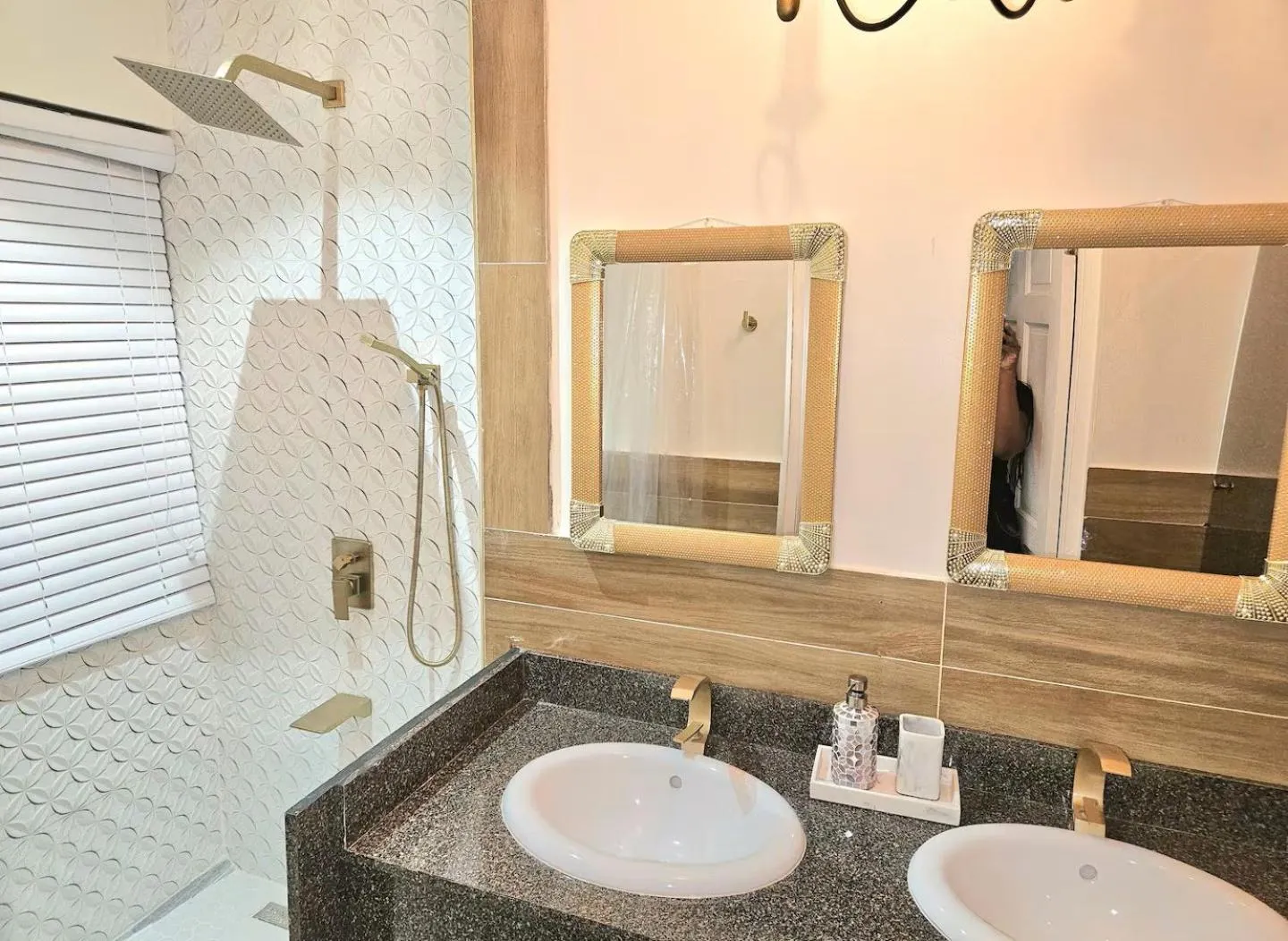 Bathroom in Seacastles by the beach/pool