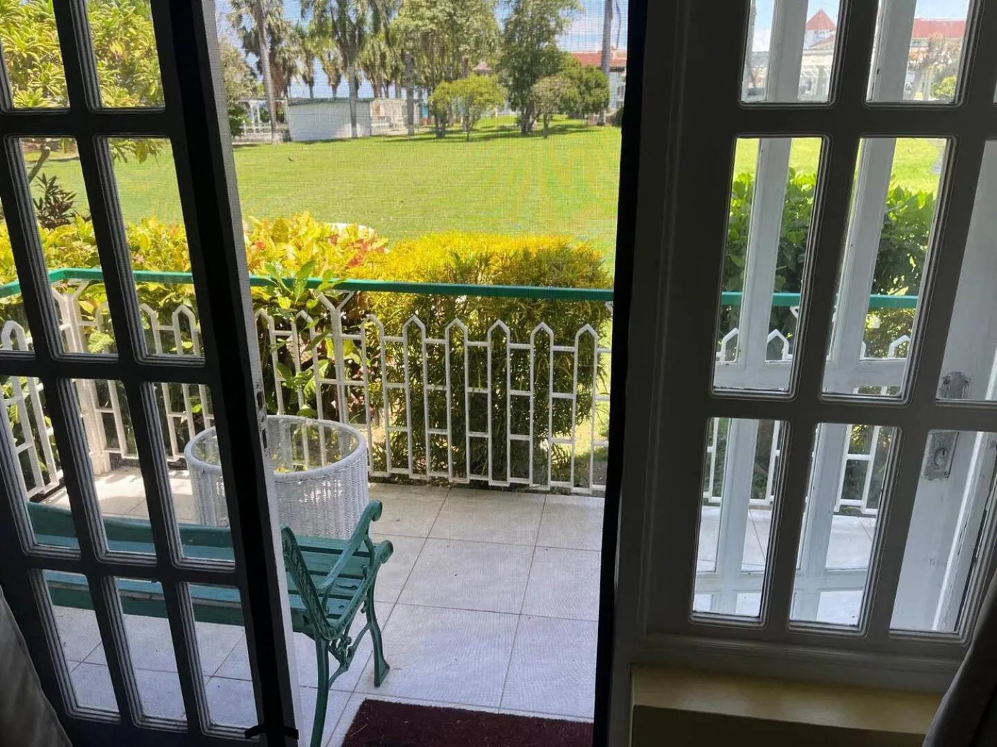 Patio in Seacastles by the beach/pool