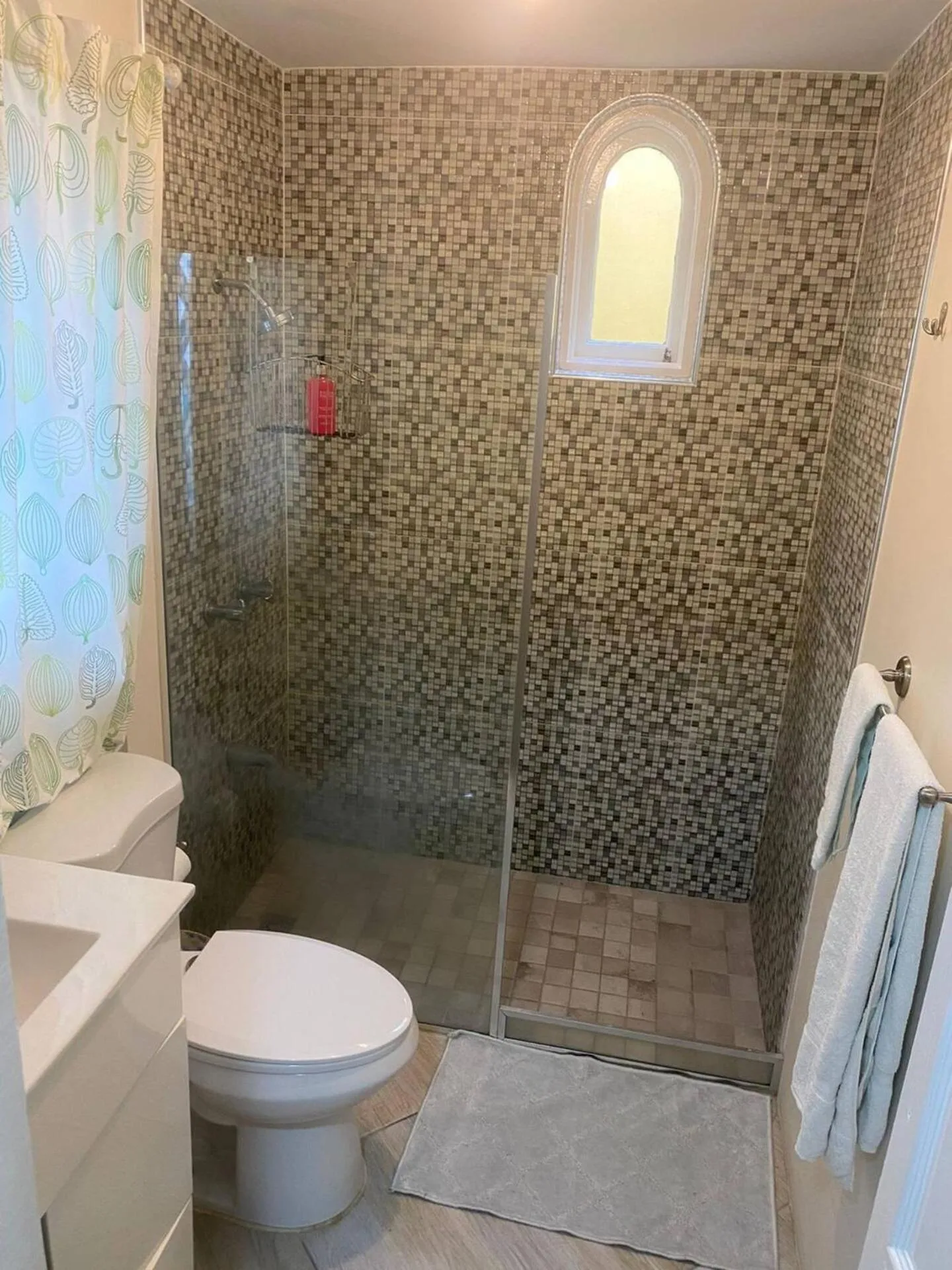 Shower in Seacastles by the beach/pool
