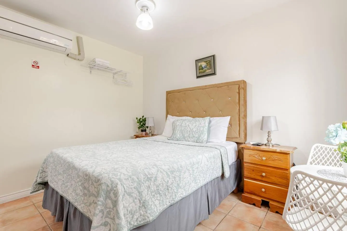 Bed in Seacastles by the beach/pool